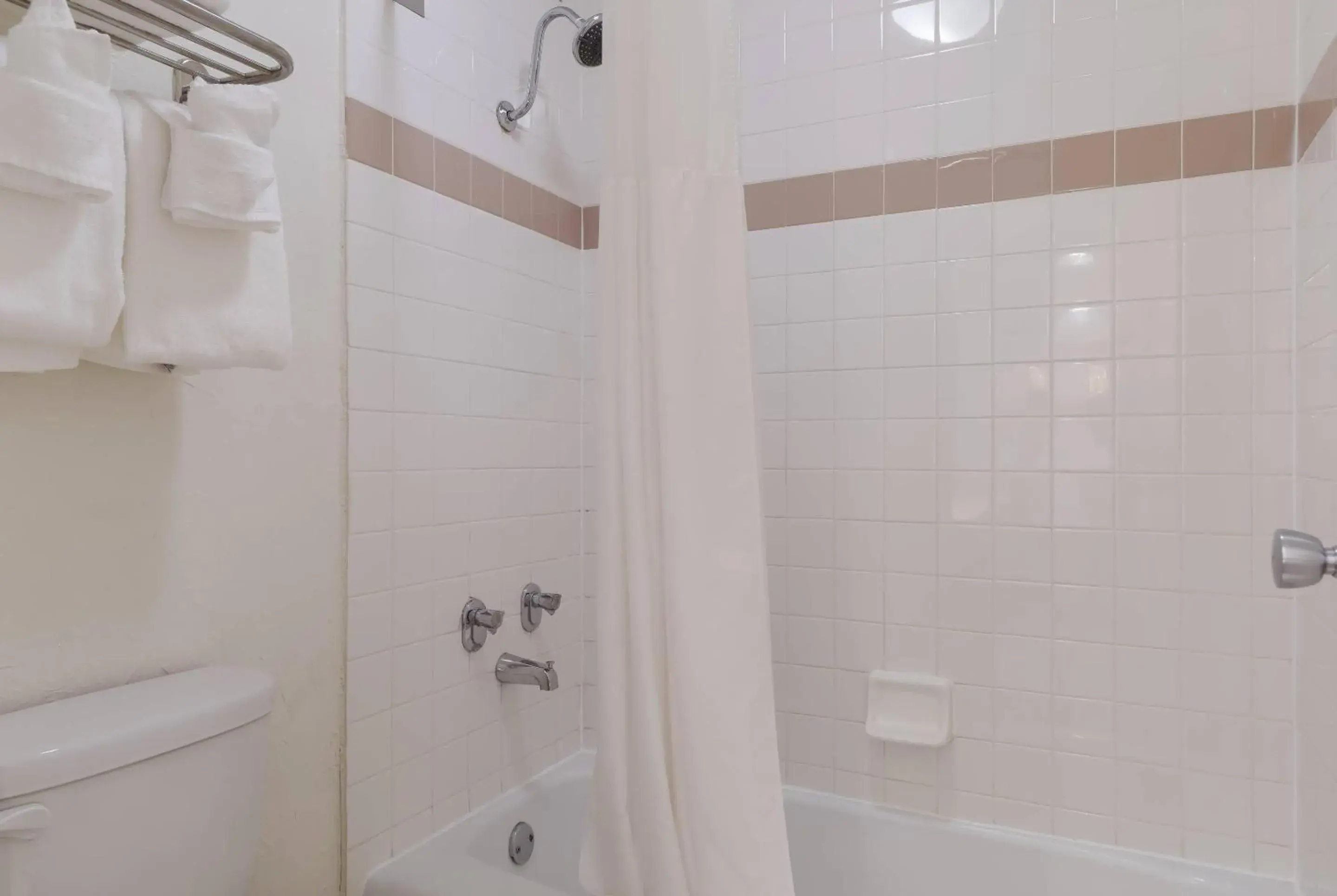 Bedroom in Clarion Hotel Concord-Walnut Creek Bedroom in Clarion Hotel Concord-Walnut Creek