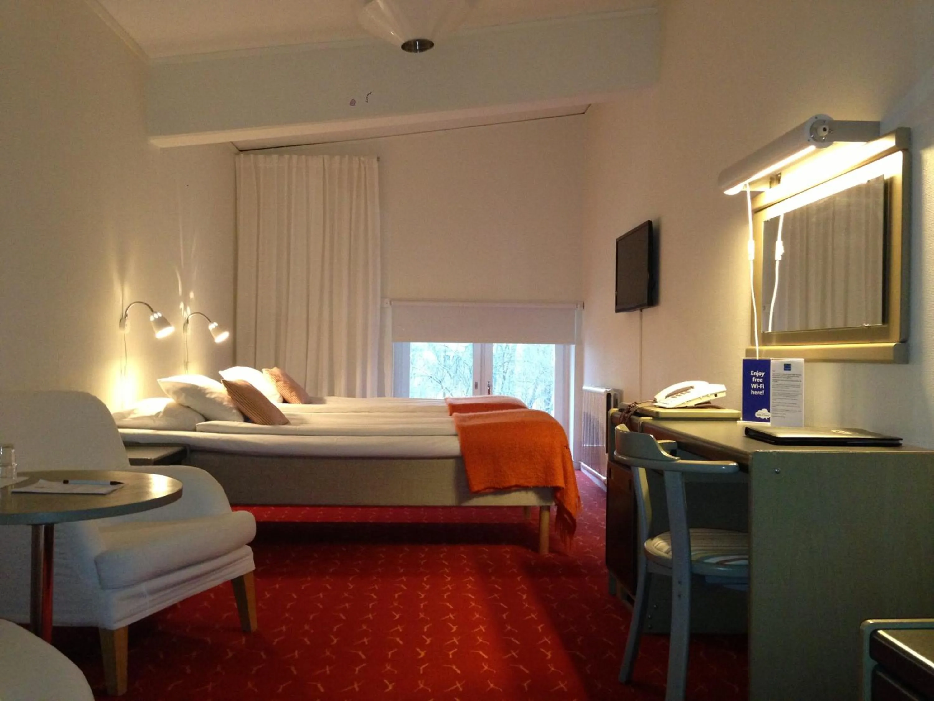 Photo of the whole room, Bed in Ariston Hotell