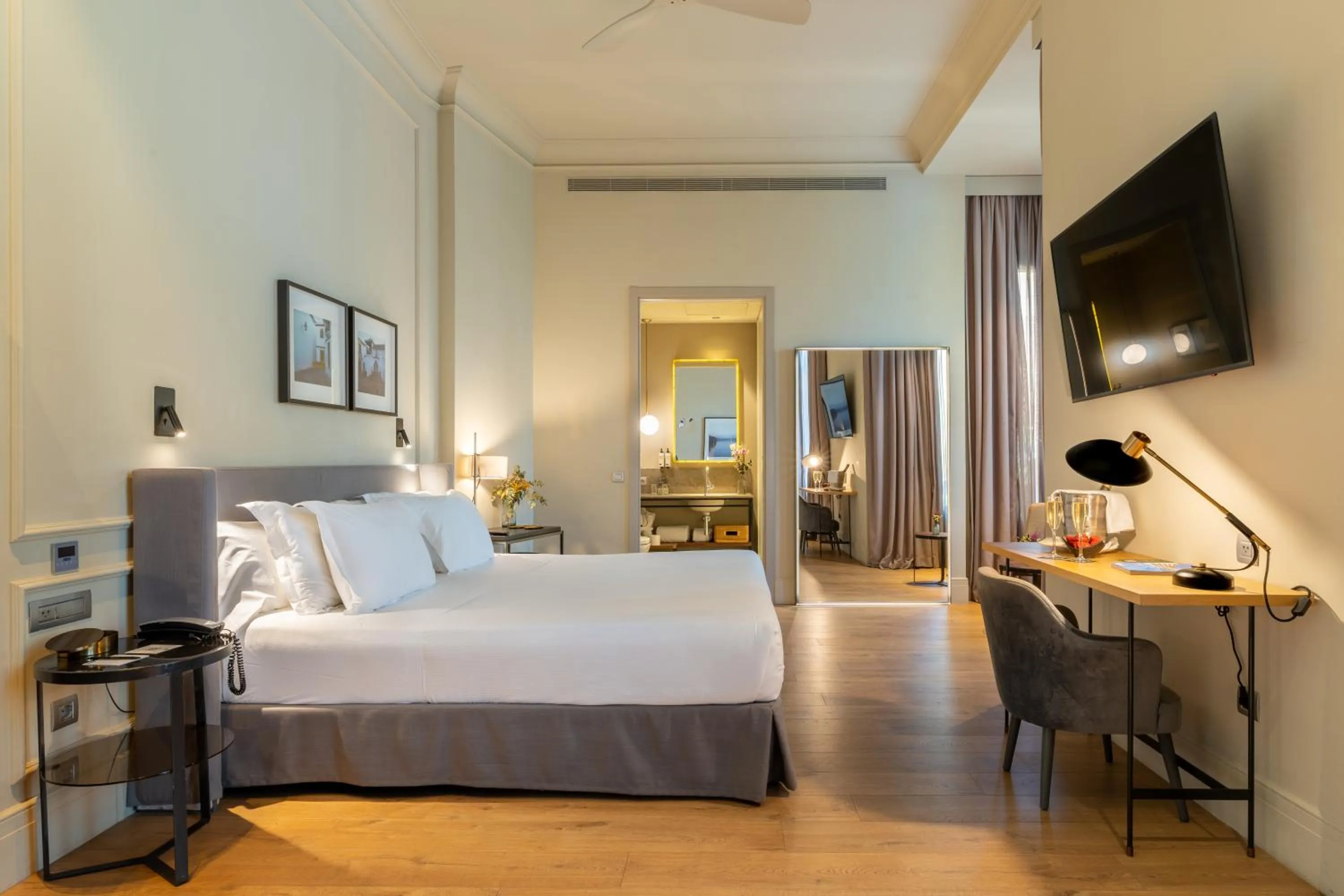 Bed in H10 Palacio Colomera