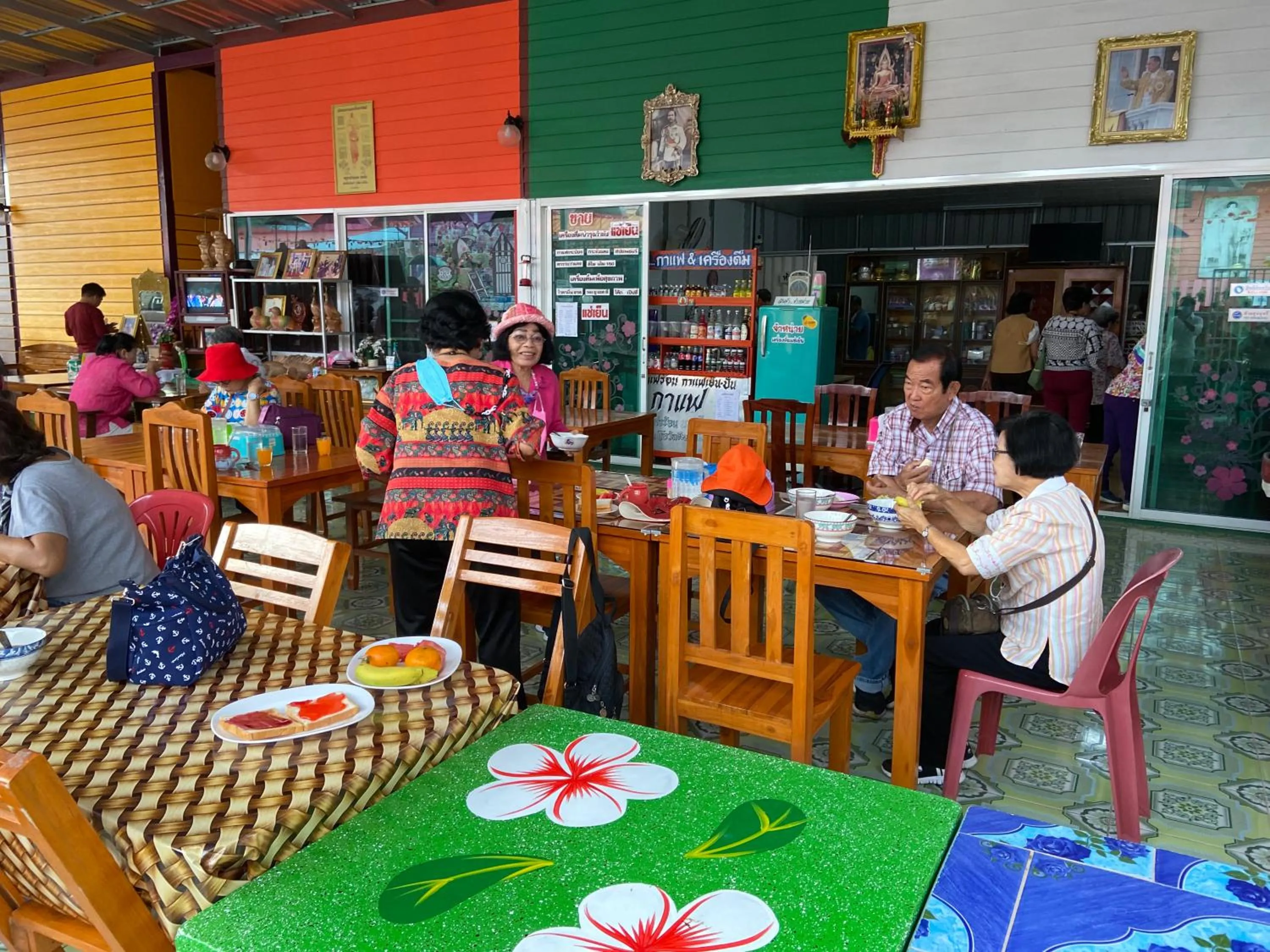 Restaurant/places to eat in บุญจินดา รีสอร์ท