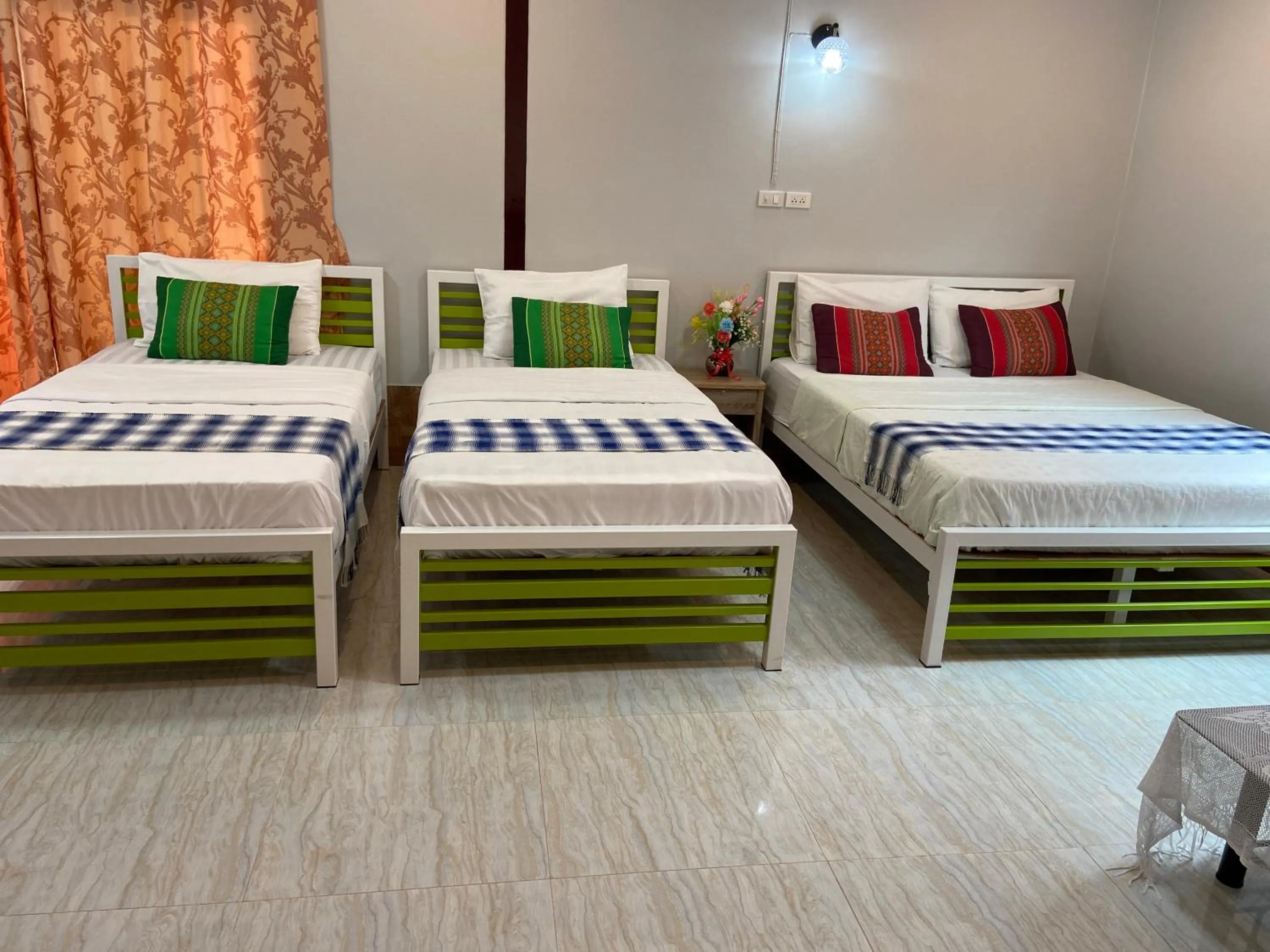 Bed in บุญจินดา รีสอร์ท