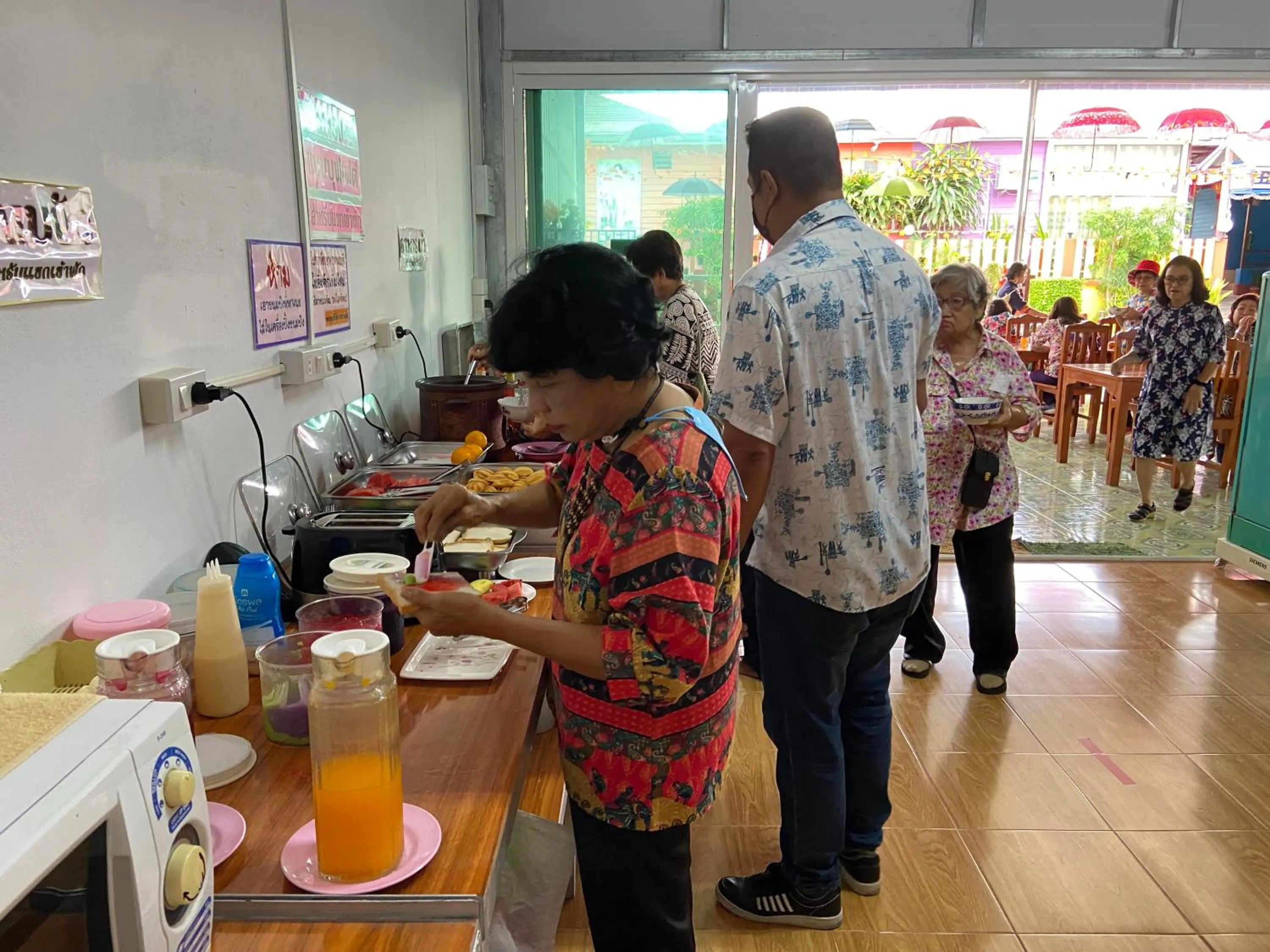 Restaurant/places to eat in บุญจินดา รีสอร์ท