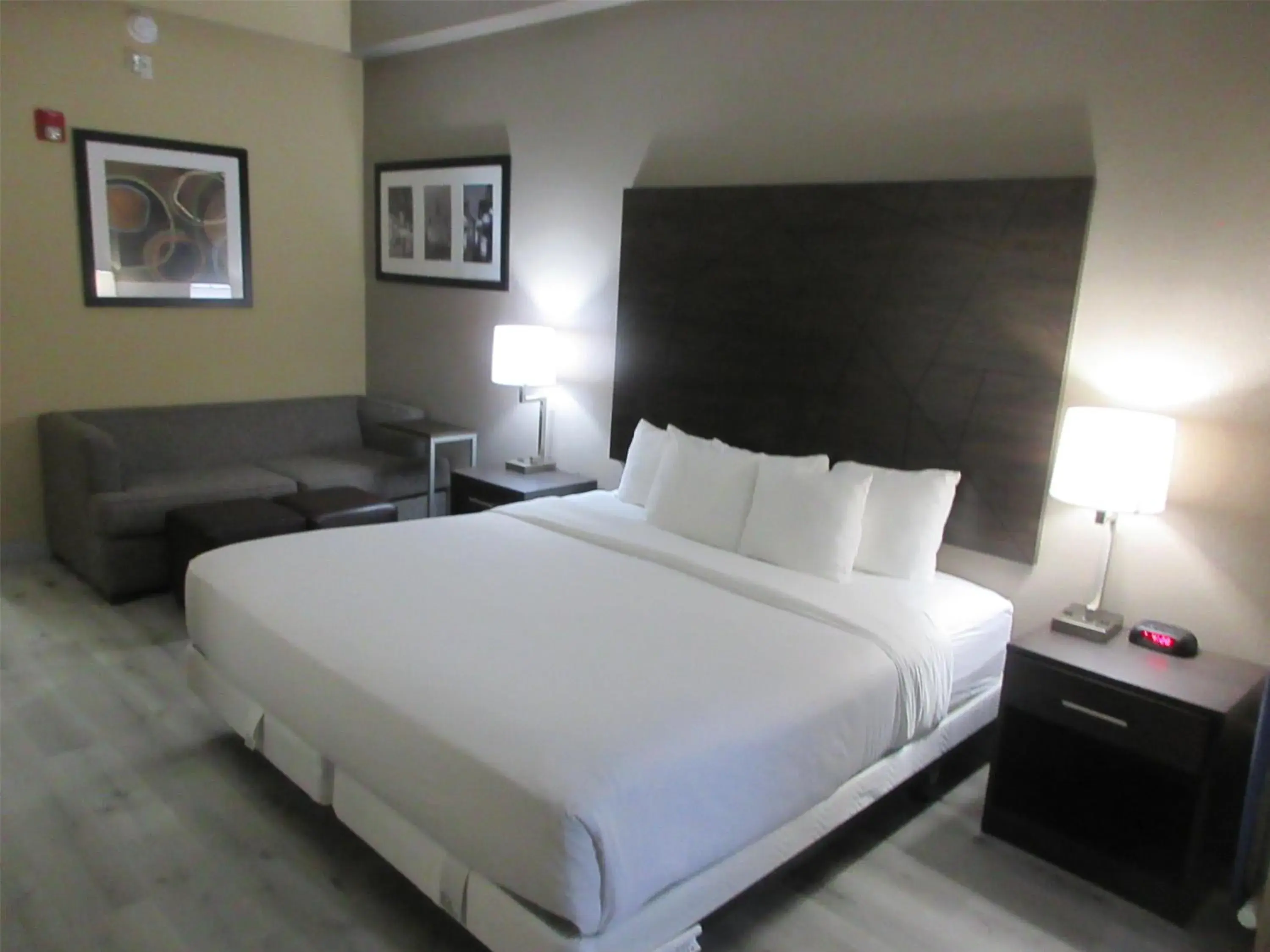 Bedroom, Bed in Best Western Kenner Bedroom, Bed in Best Western Kenner