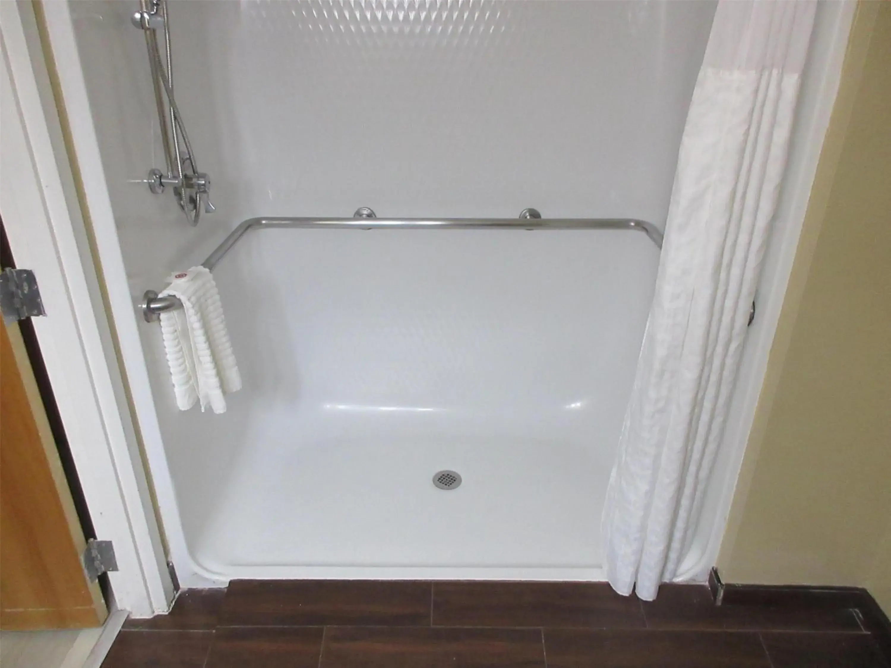 Bathroom in Best Western Kenner Bathroom in Best Western Kenner