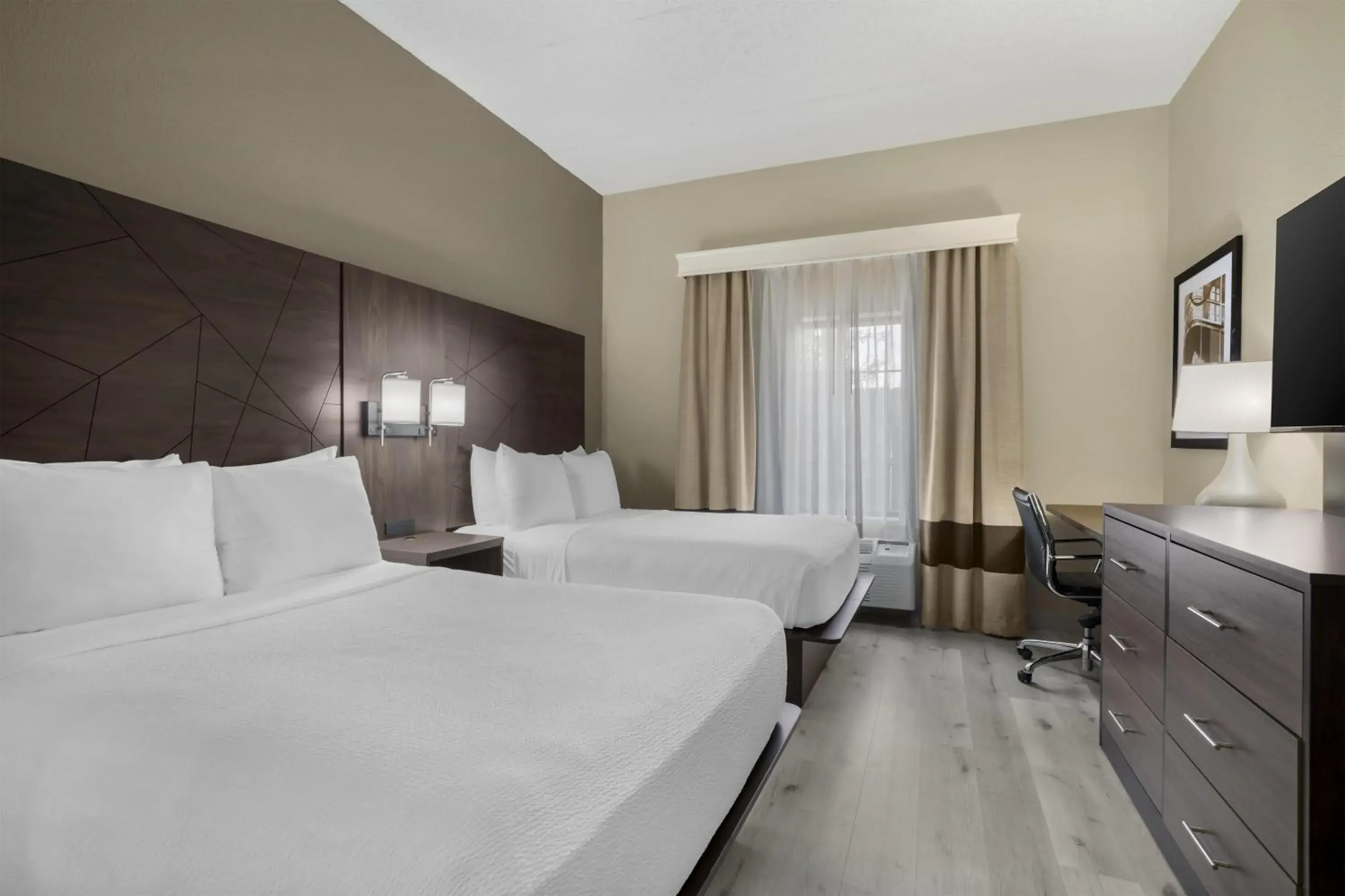 Bedroom, Bed in Best Western Kenner Bedroom, Bed in Best Western Kenner