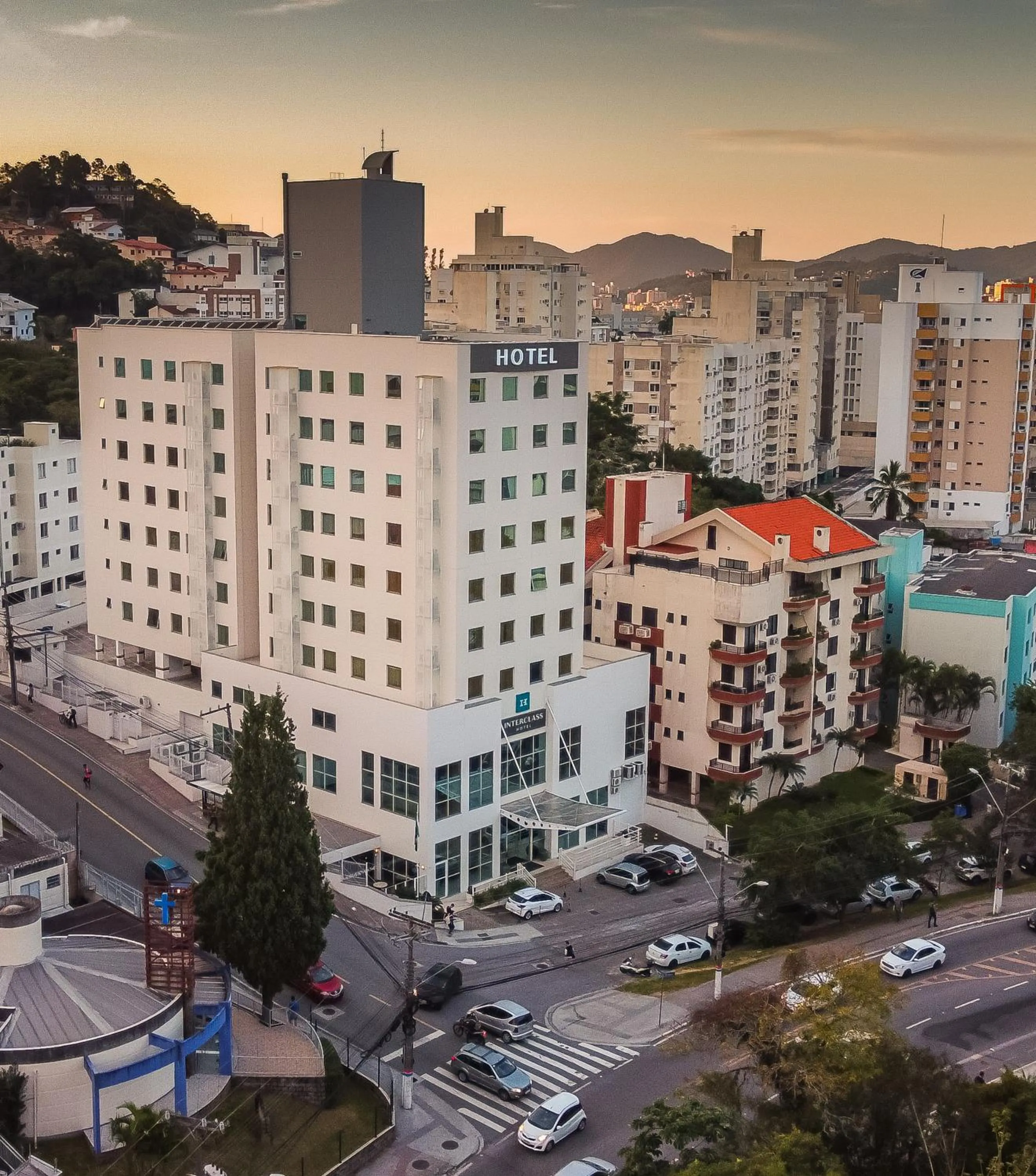 Property building in Interclass Florianópolis