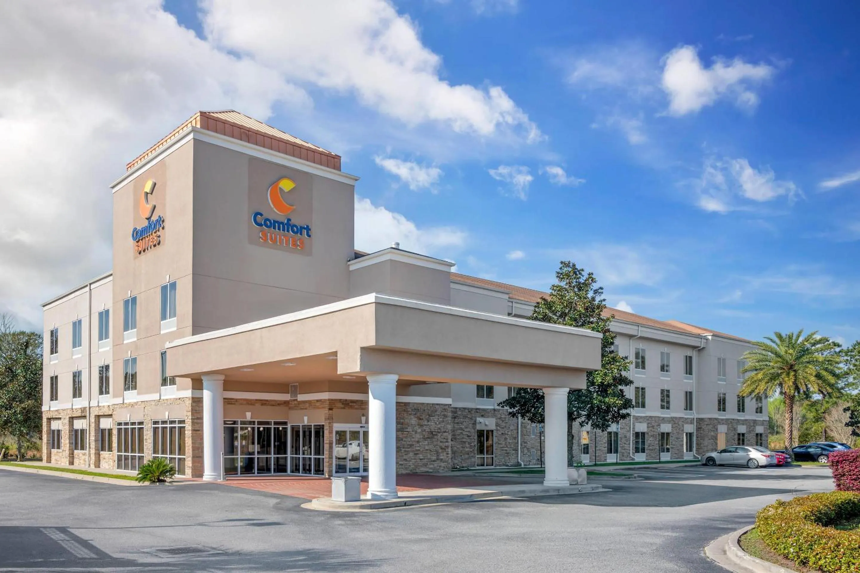 Property building in Comfort Suites Brunswick