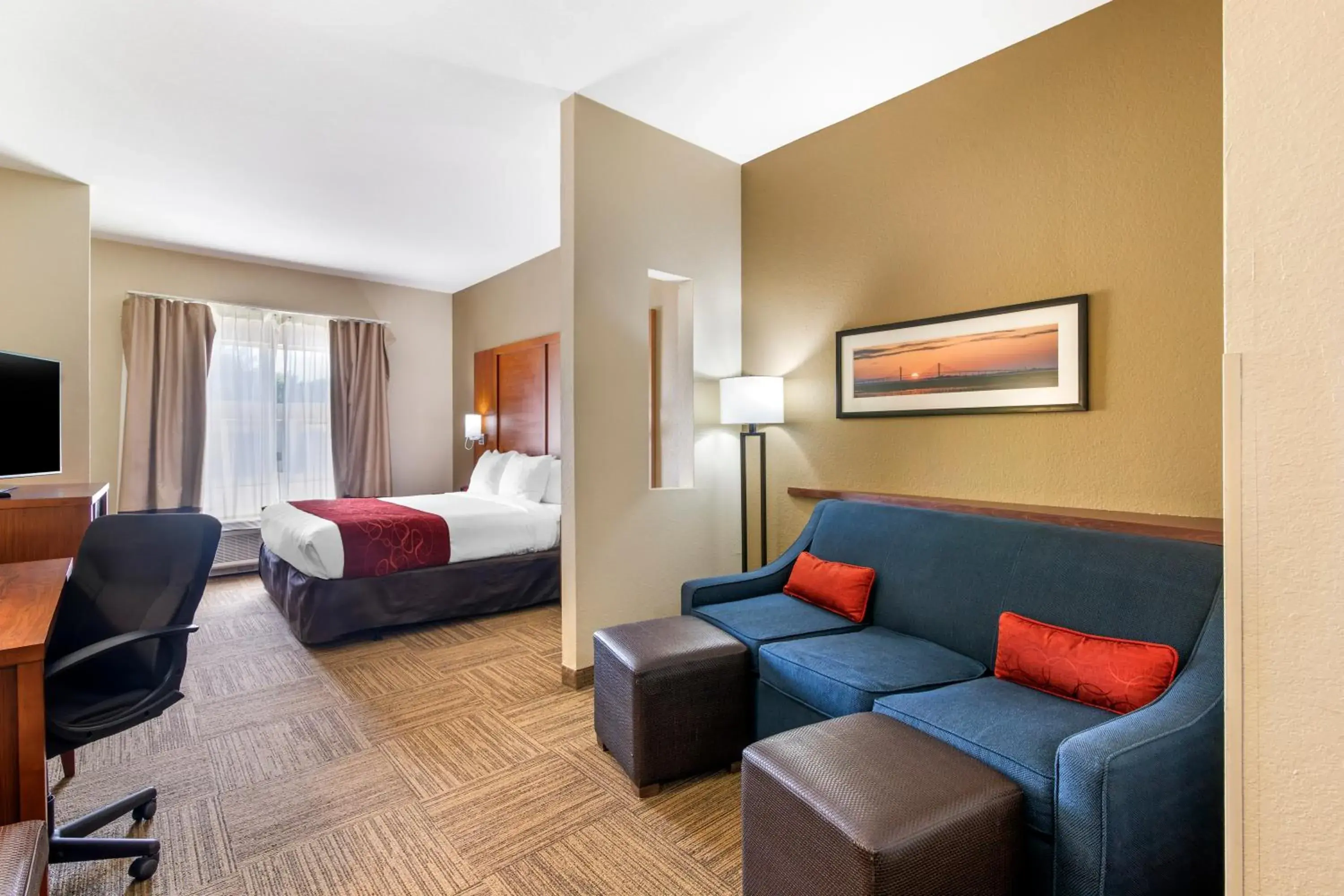 King Suite - Disability Access/Non-Smoking in Comfort Suites Brunswick King Suite - Disability Access/Non-Smoking in Comfort Suites Brunswick