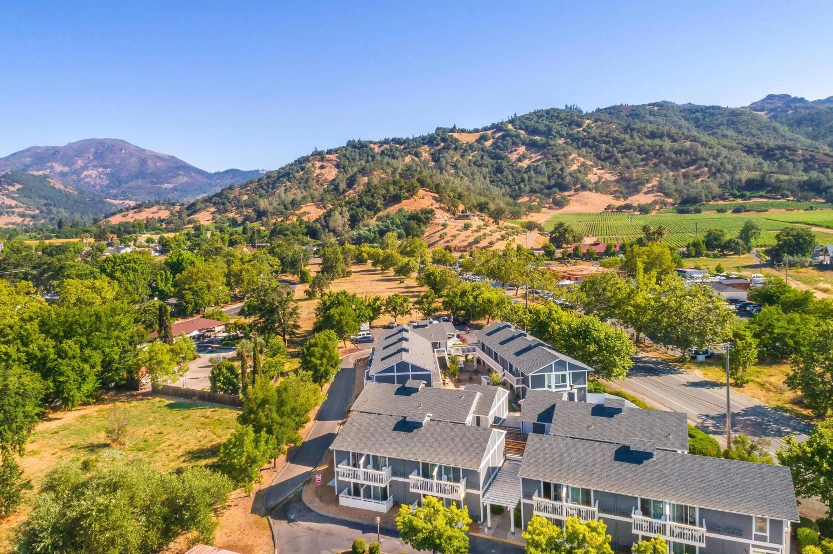 Property building in UpValley Inn & Hot Springs, an Ascend Collection Hotel