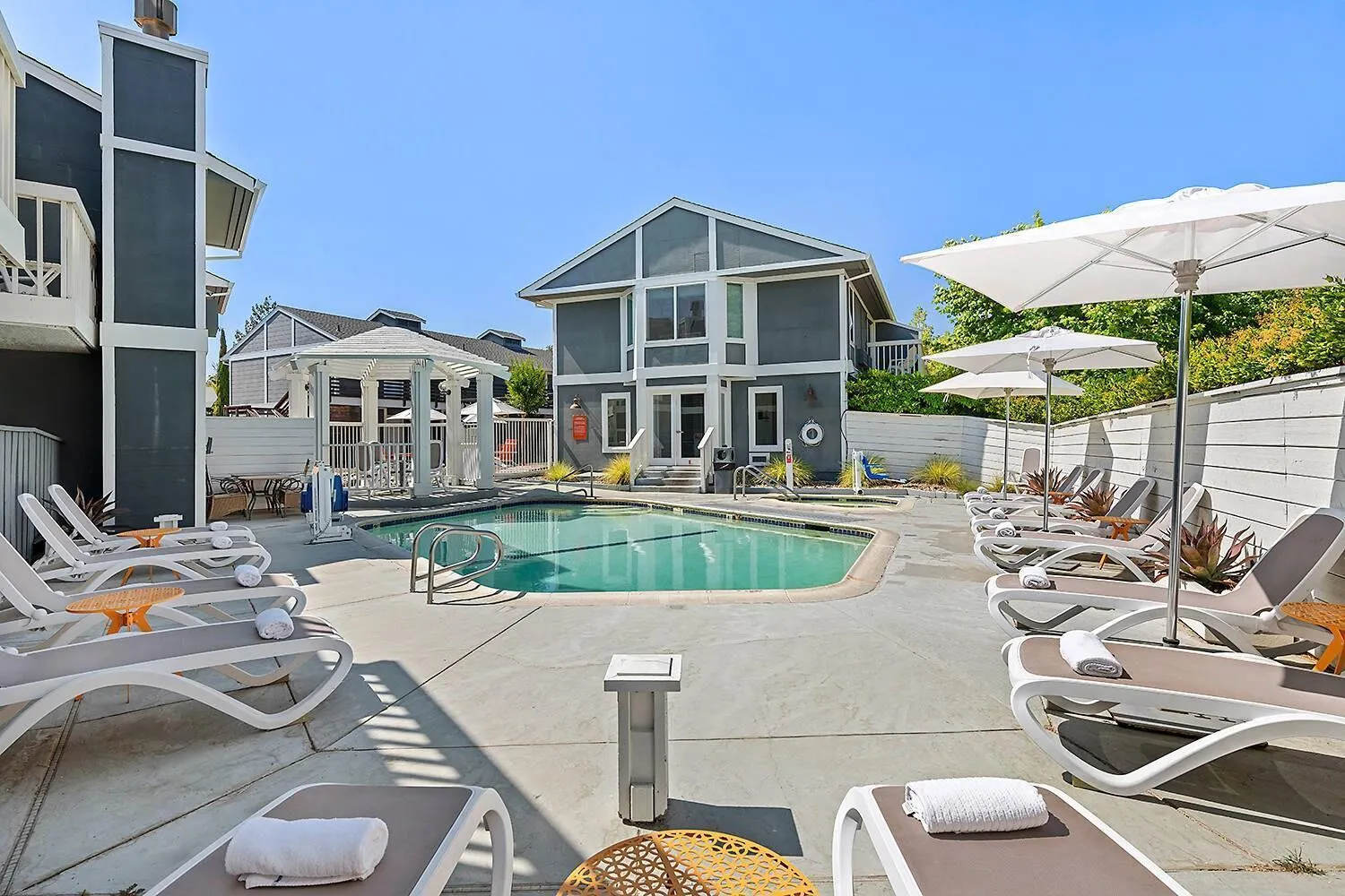 Swimming pool in UpValley Inn & Hot Springs, an Ascend Collection Hotel