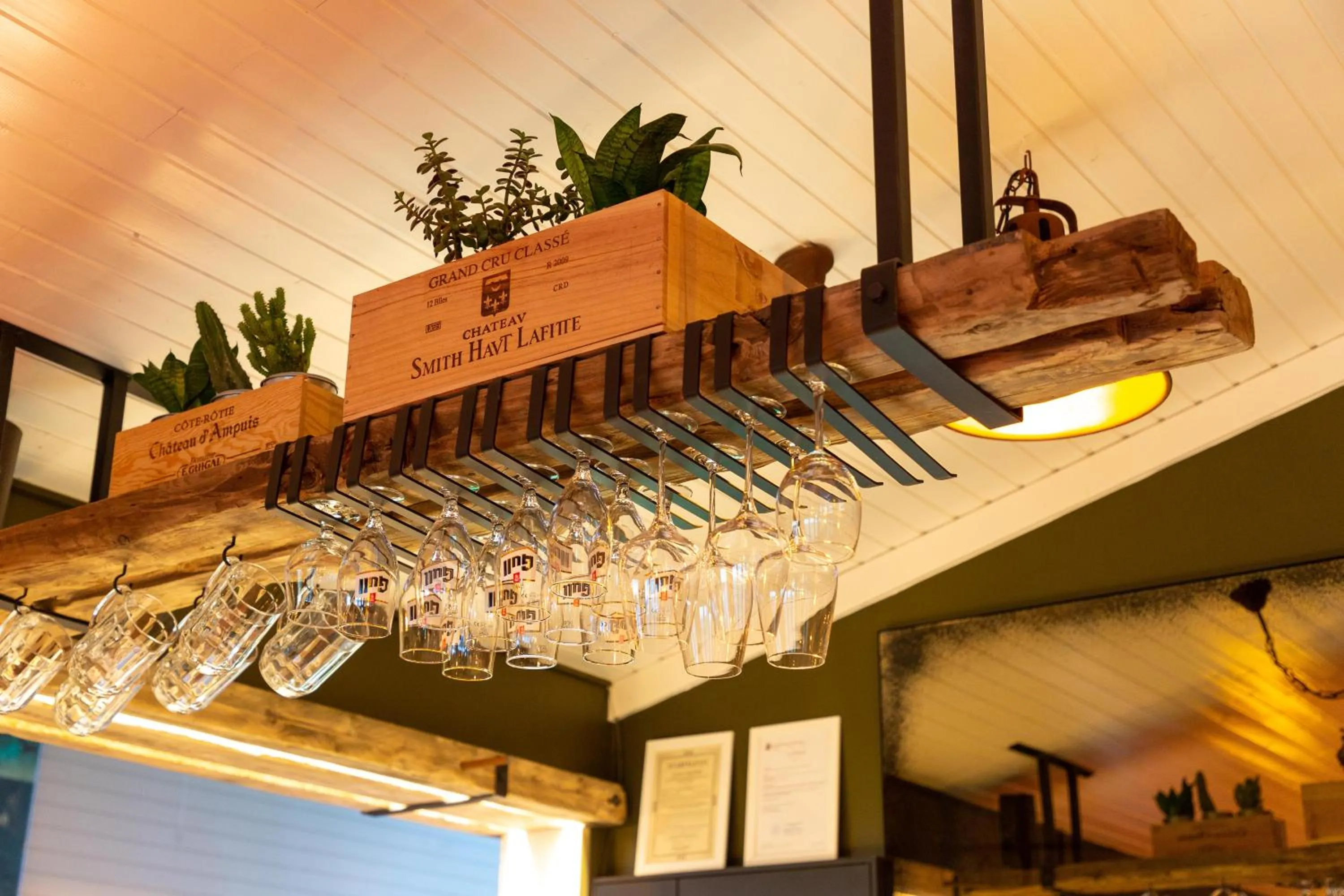 Lounge or bar in Aurora Lodge Hotel