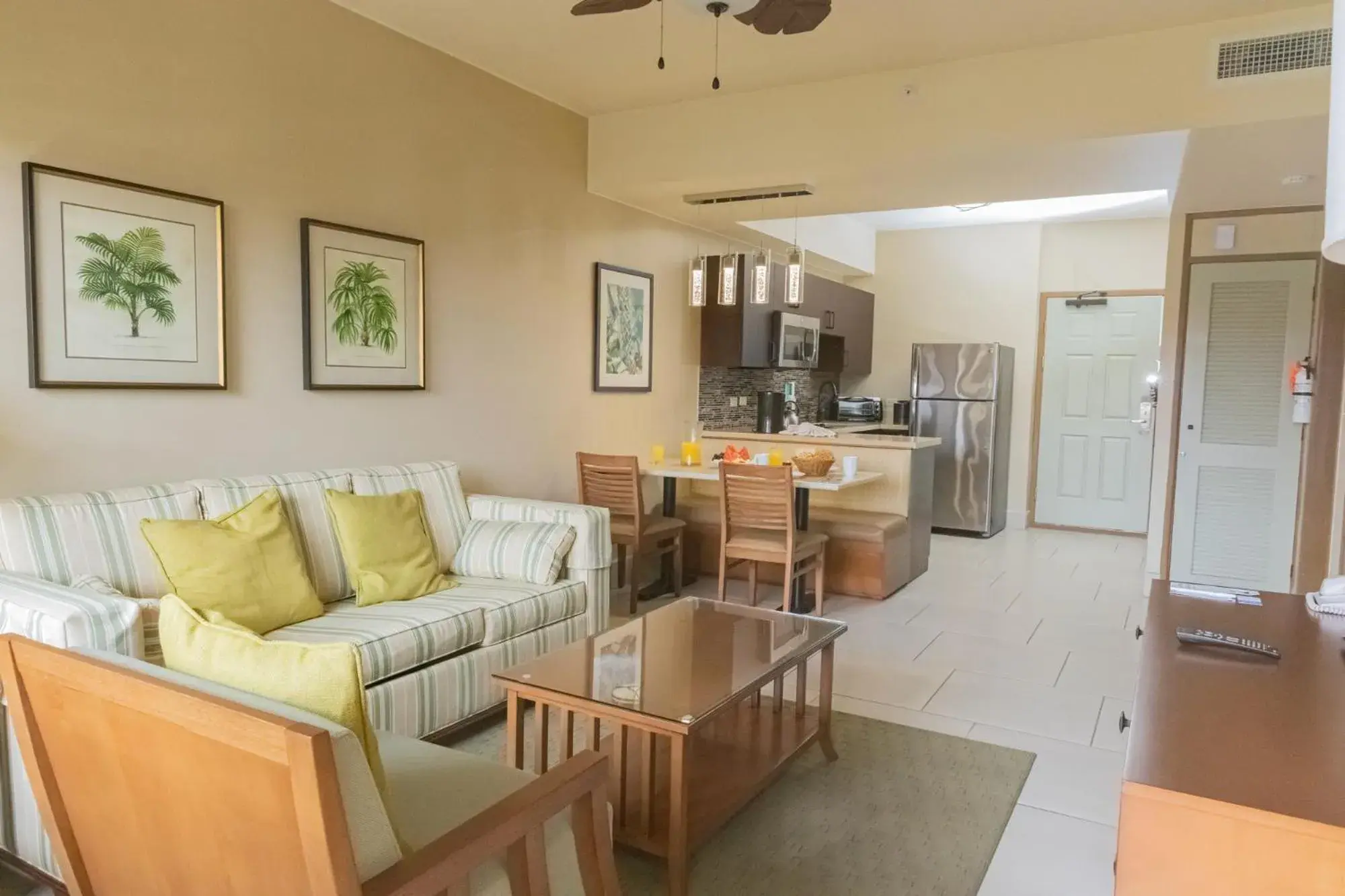 Living room in Eagle Aruba Resort Living room in Eagle Aruba Resort