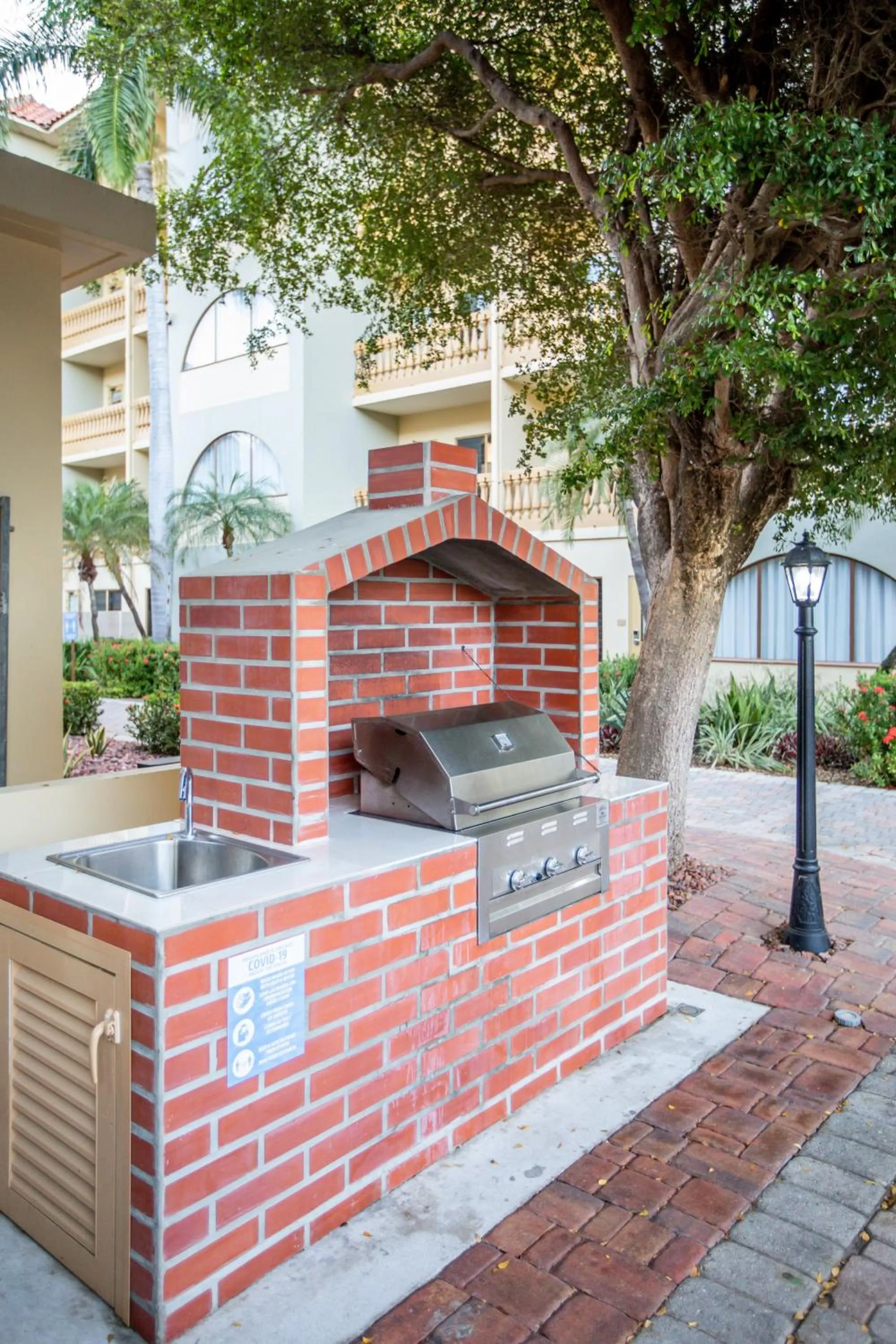 BBQ facilities in Eagle Aruba Resort