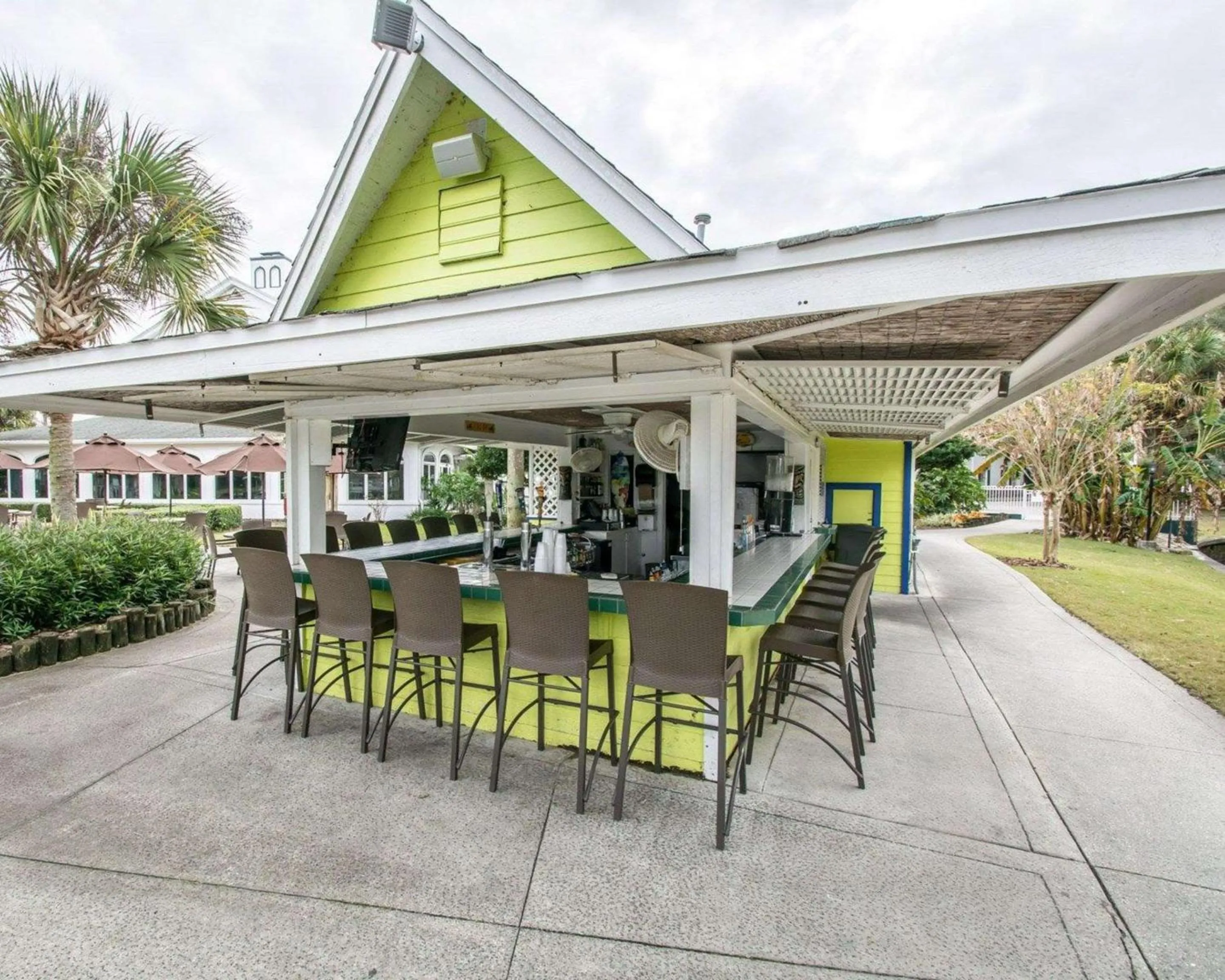 Swimming pool in Plantation Resort on Crystal River, Ascend Hotel Collection