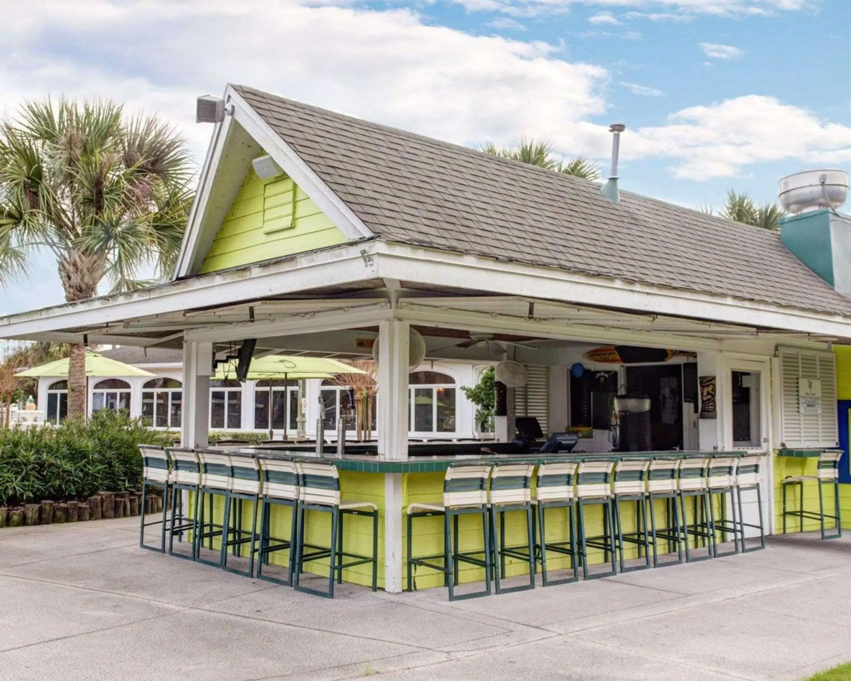 Swimming pool in Plantation Resort on Crystal River, Ascend Hotel Collection Swimming pool in Plantation Resort on Crystal River, Ascend Hotel Collection