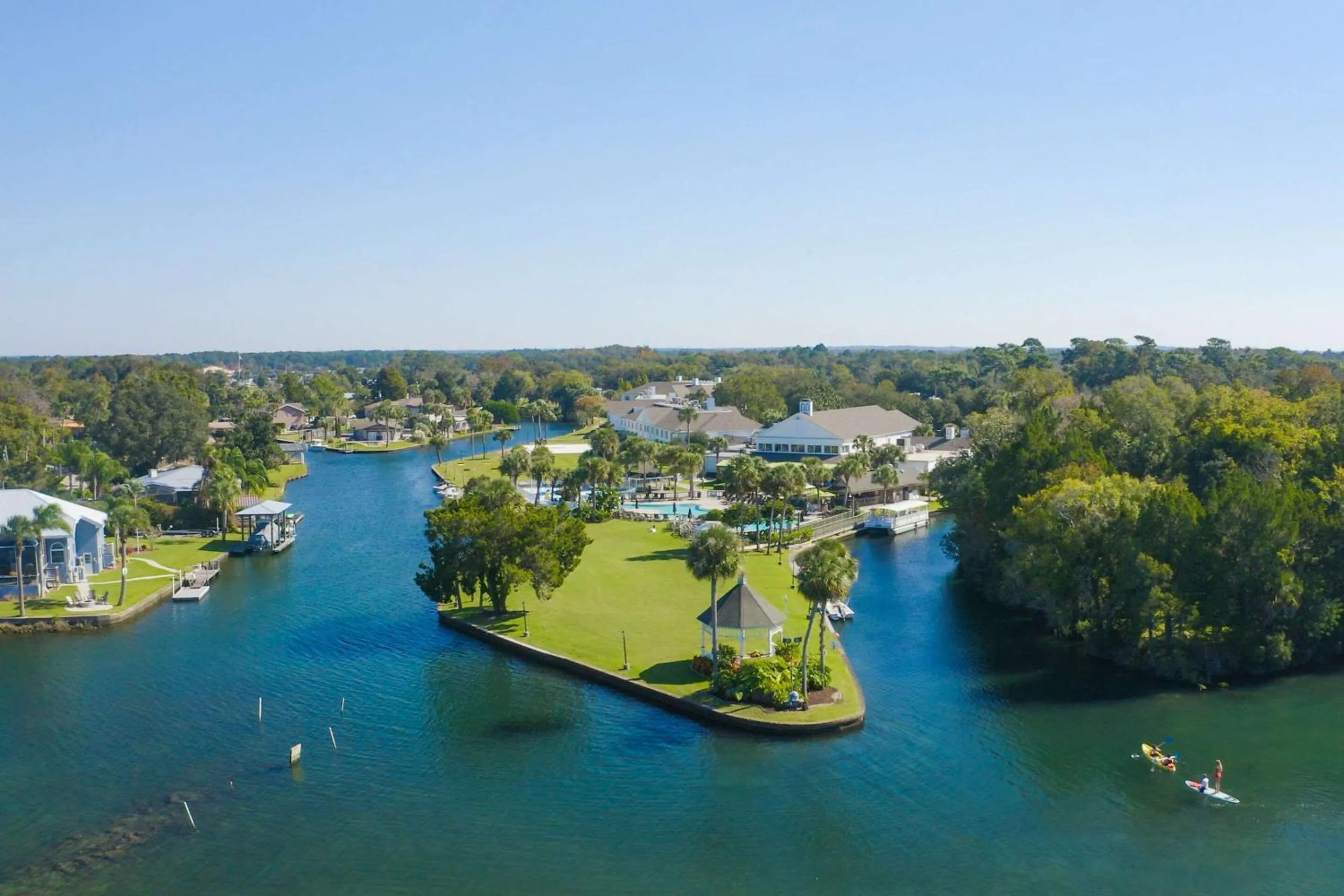 Property building in Plantation Resort on Crystal River, Ascend Hotel Collection