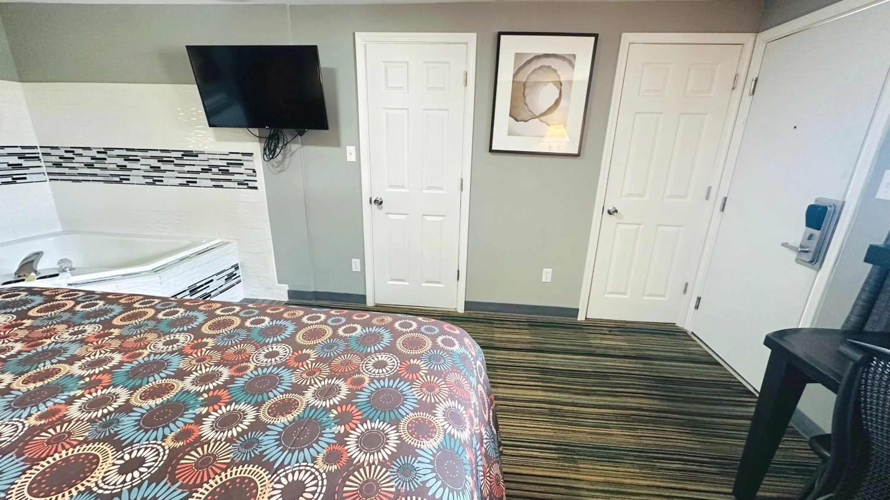 Bed in Catalina Airport Motel