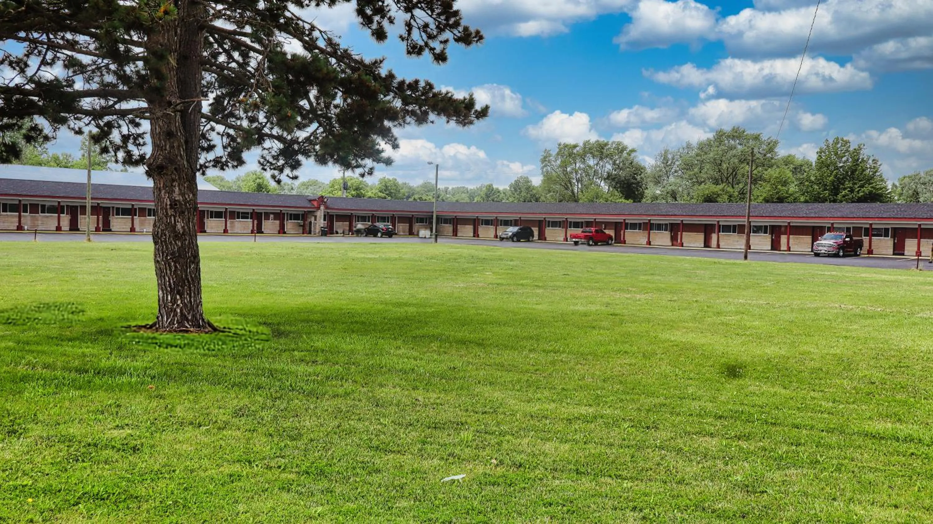Property building in Catalina Airport Motel