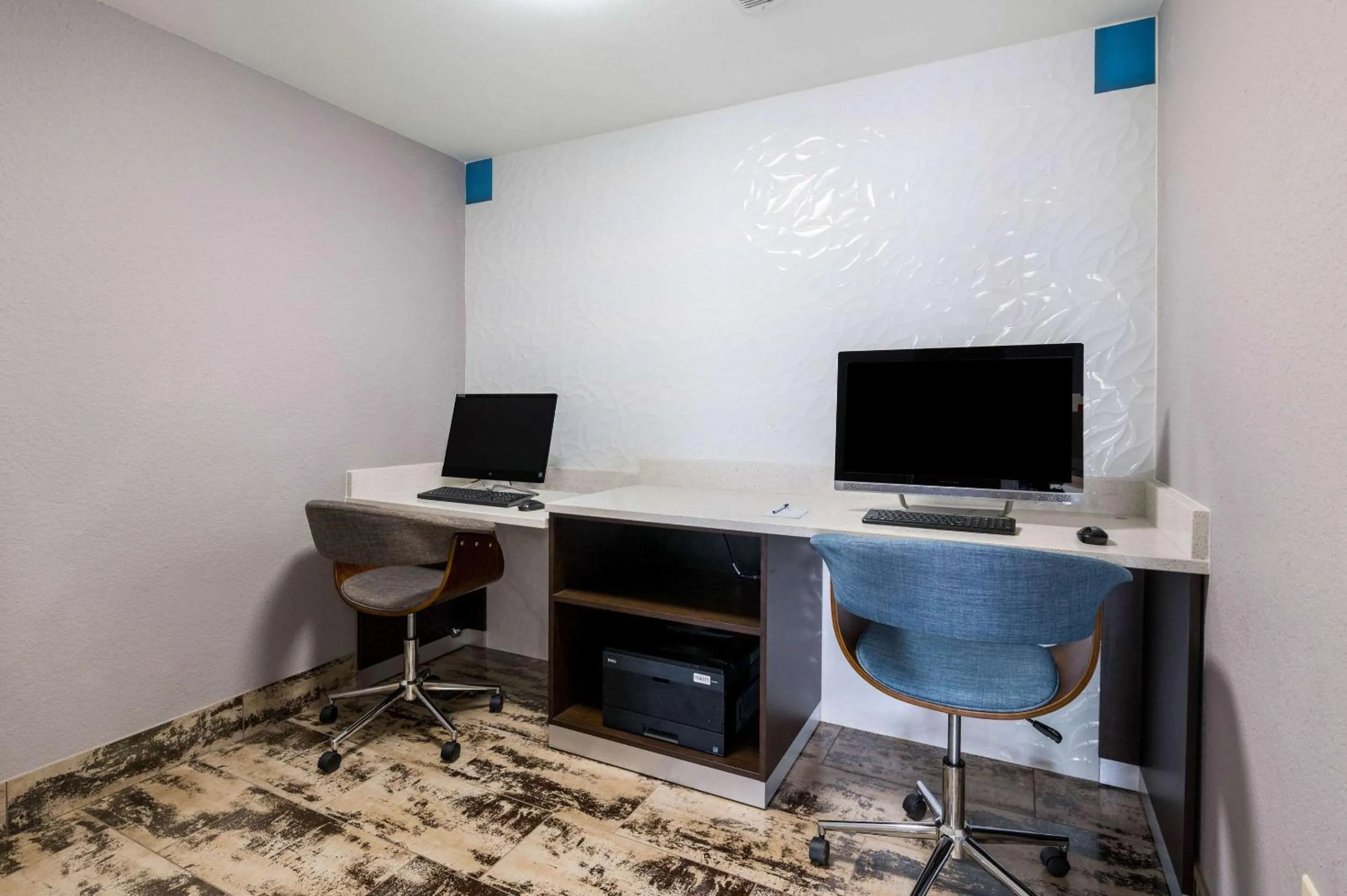 Business facilities in Clarion Pointe Madison-Huntsville