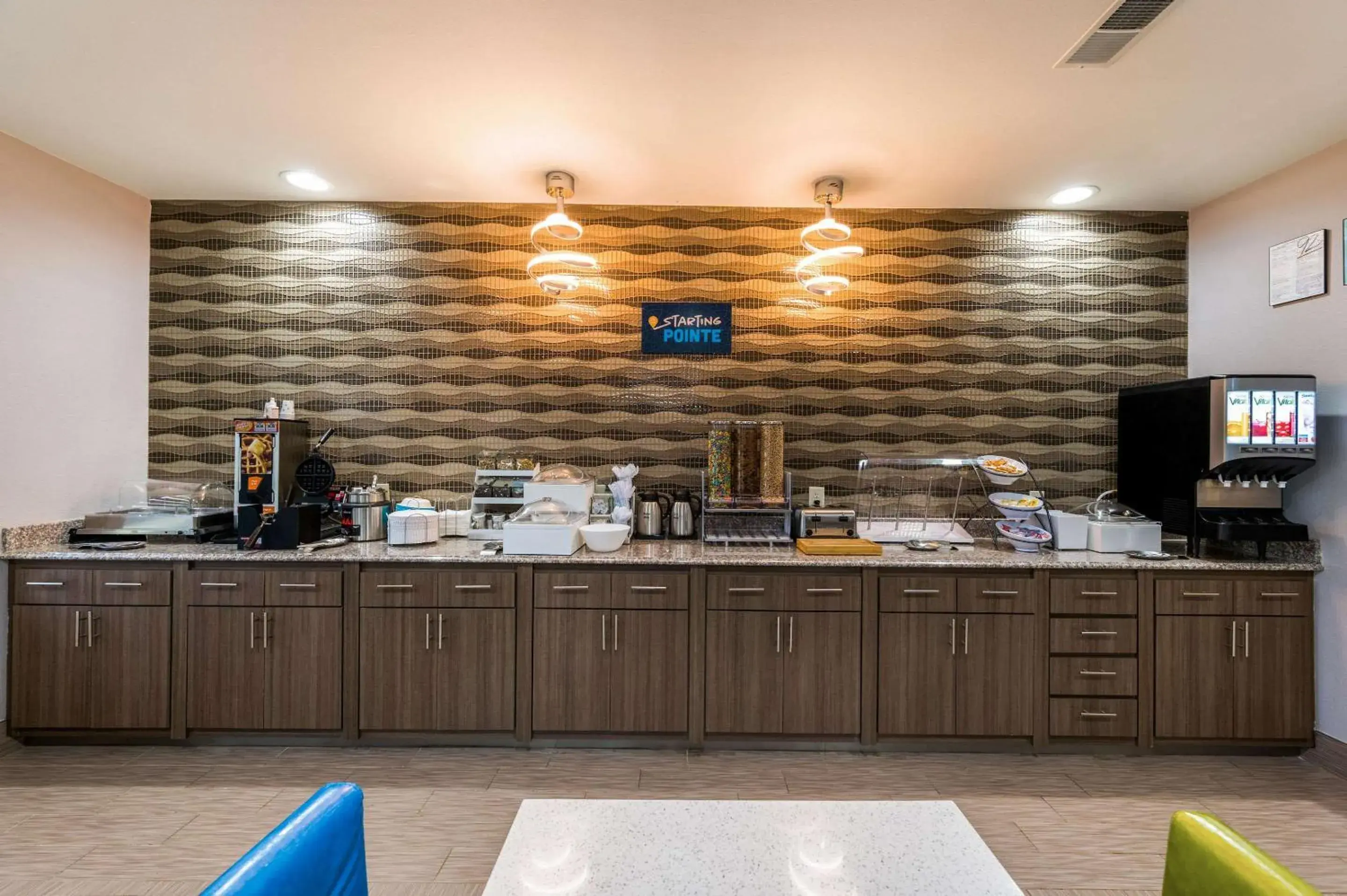 Restaurant/places to eat in Clarion Pointe Madison-Huntsville Restaurant/places to eat in Clarion Pointe Madison-Huntsville