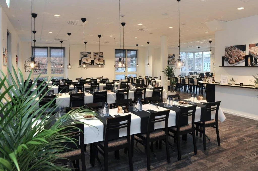 Restaurant/places to eat in Viktoria Hotell & Konferens