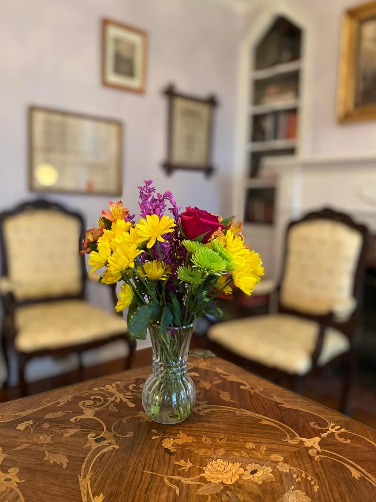 Living room in Lightner Farmhouse B&B