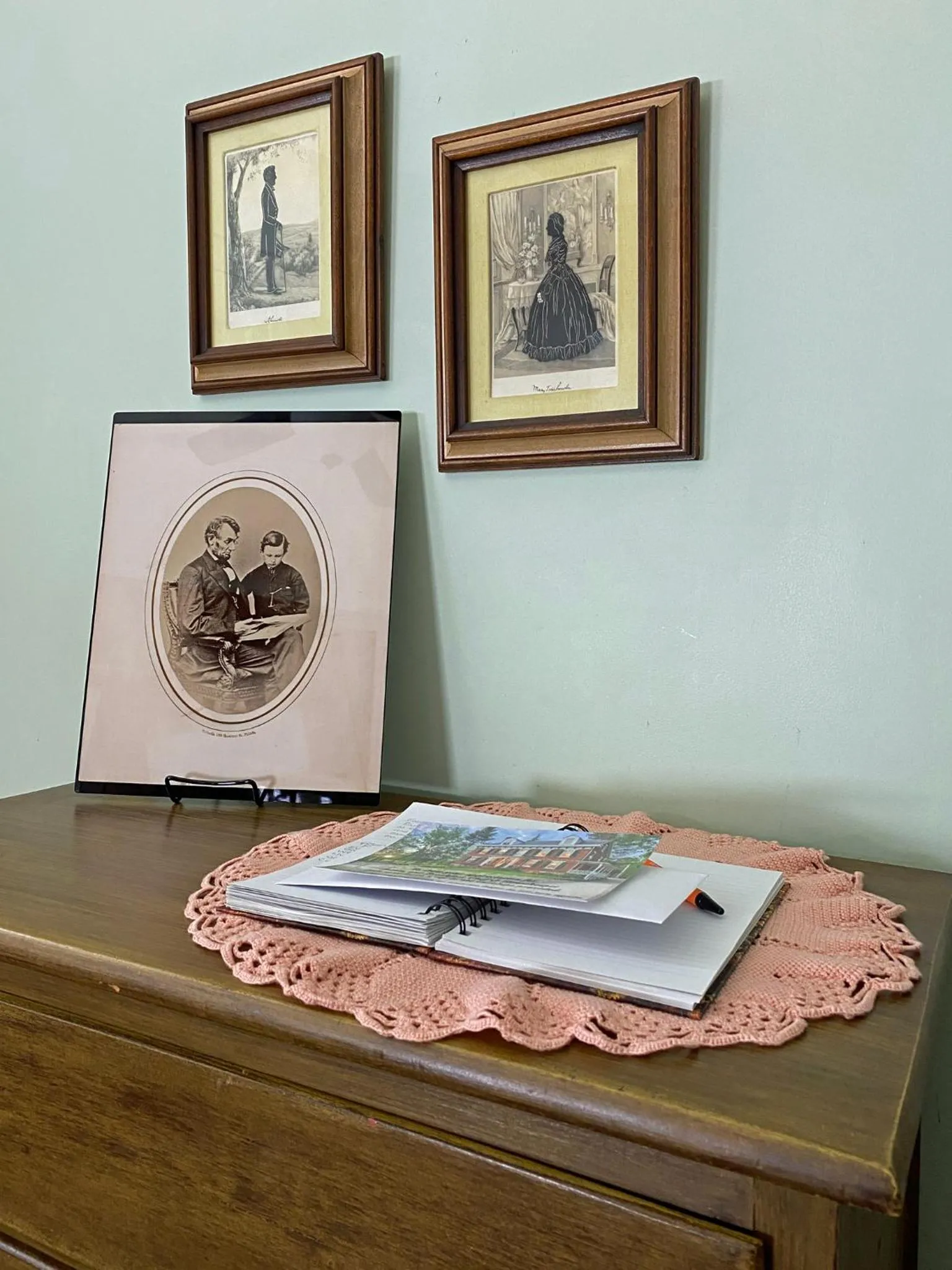 Decorative detail in Lightner Farmhouse B&B