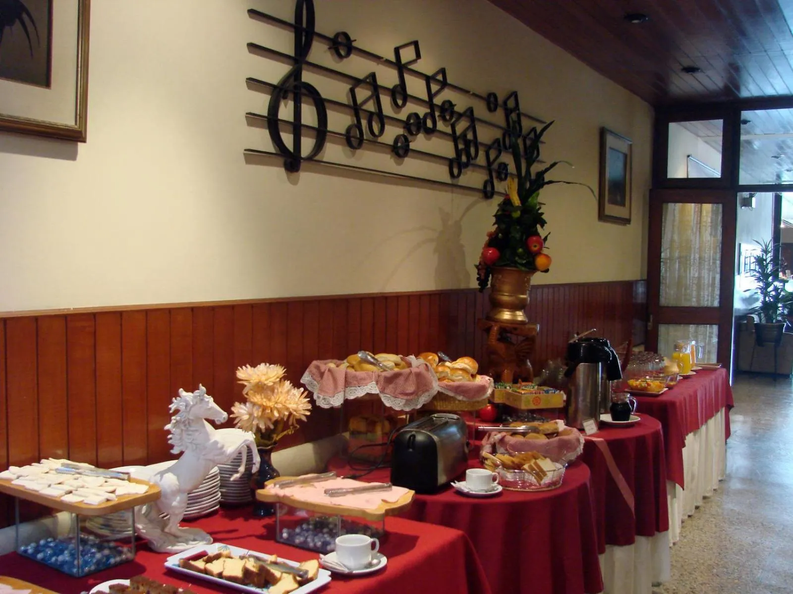 Food and drinks in Hotel Melodia