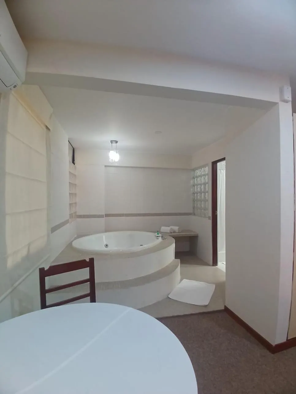 Hot Tub, Bed in Hotel Melodia