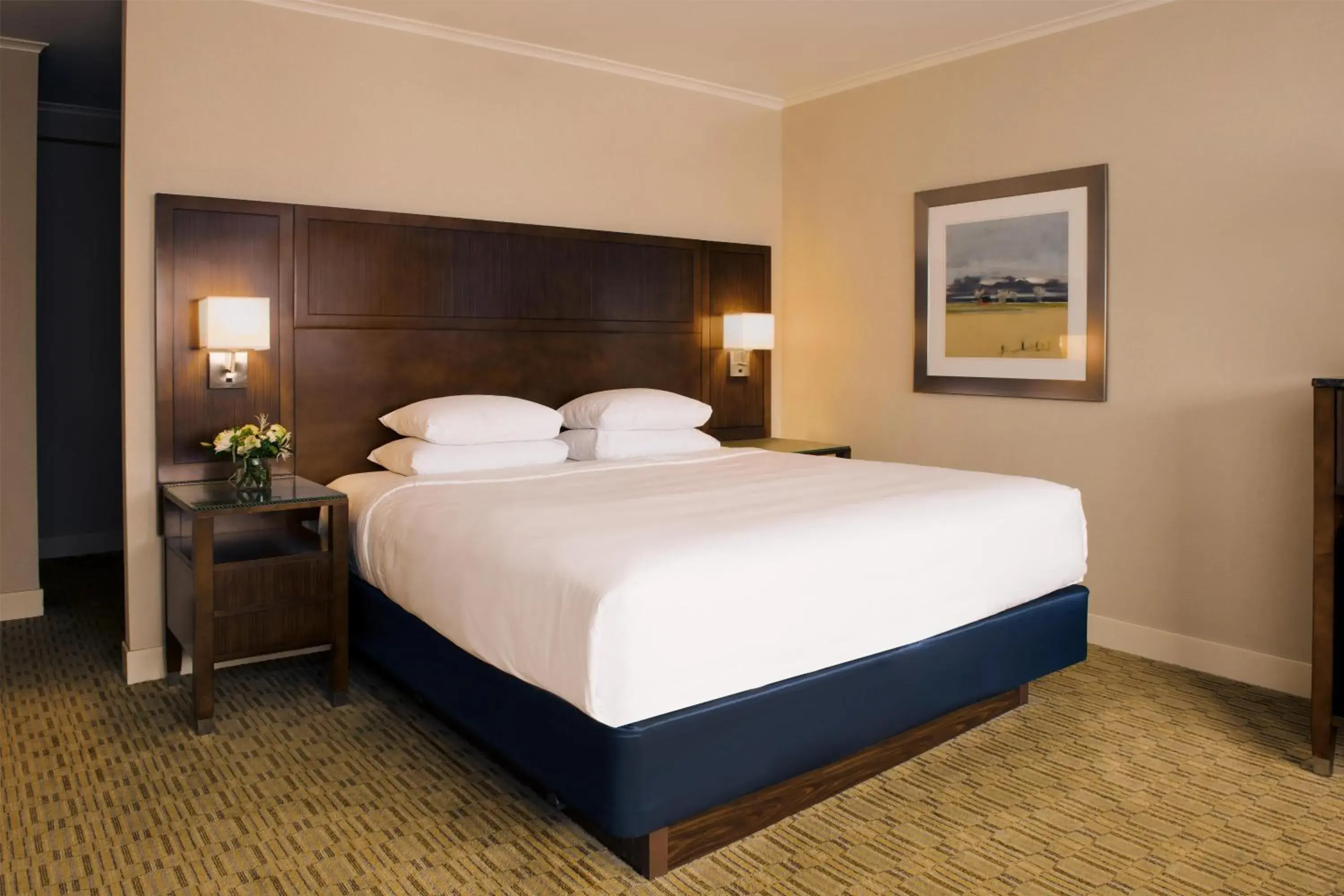 Bedroom, Bed in Hyatt Regency Milwaukee Bedroom, Bed in Hyatt Regency Milwaukee