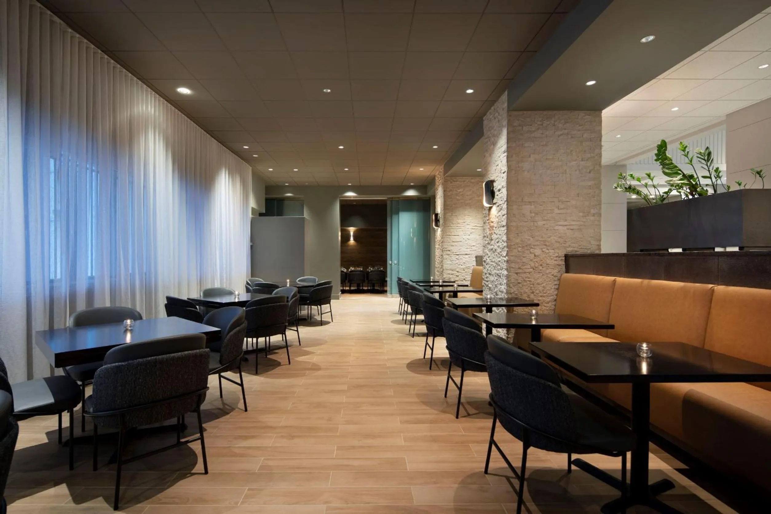 Restaurant/places to eat in Hyatt Regency Milwaukee