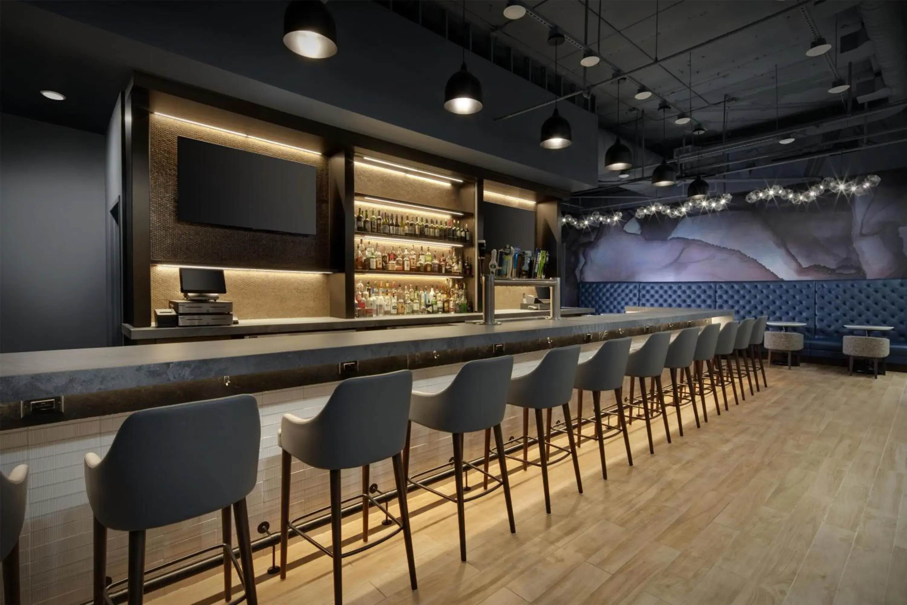 Lounge or bar in Hyatt Regency Milwaukee Lounge or bar in Hyatt Regency Milwaukee