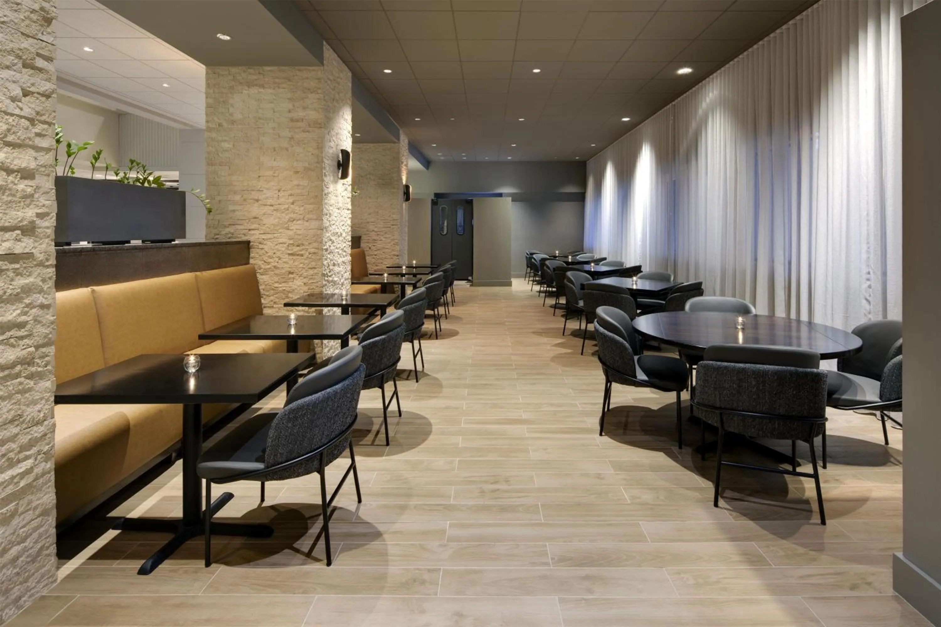 Restaurant/places to eat in Hyatt Regency Milwaukee