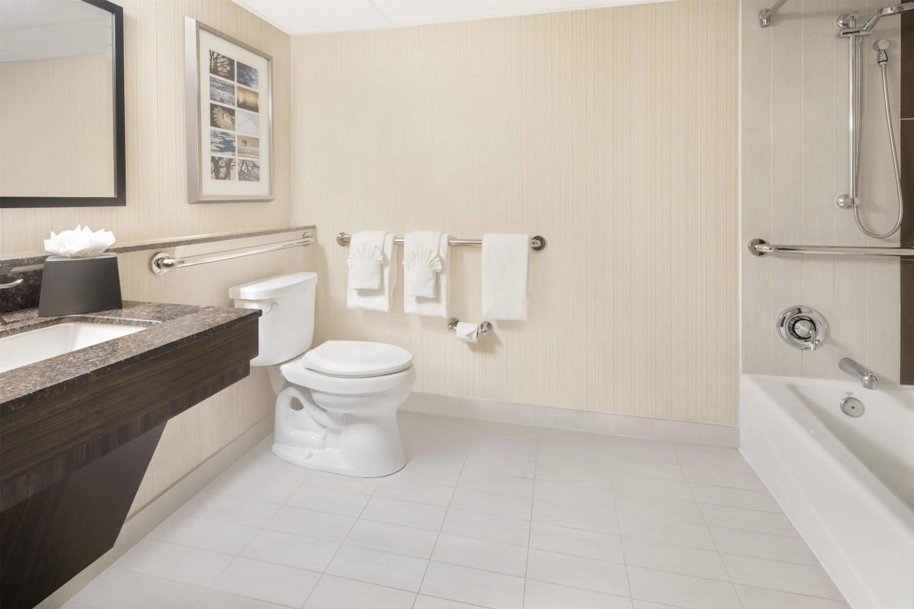 Bedroom in Hyatt Regency Milwaukee