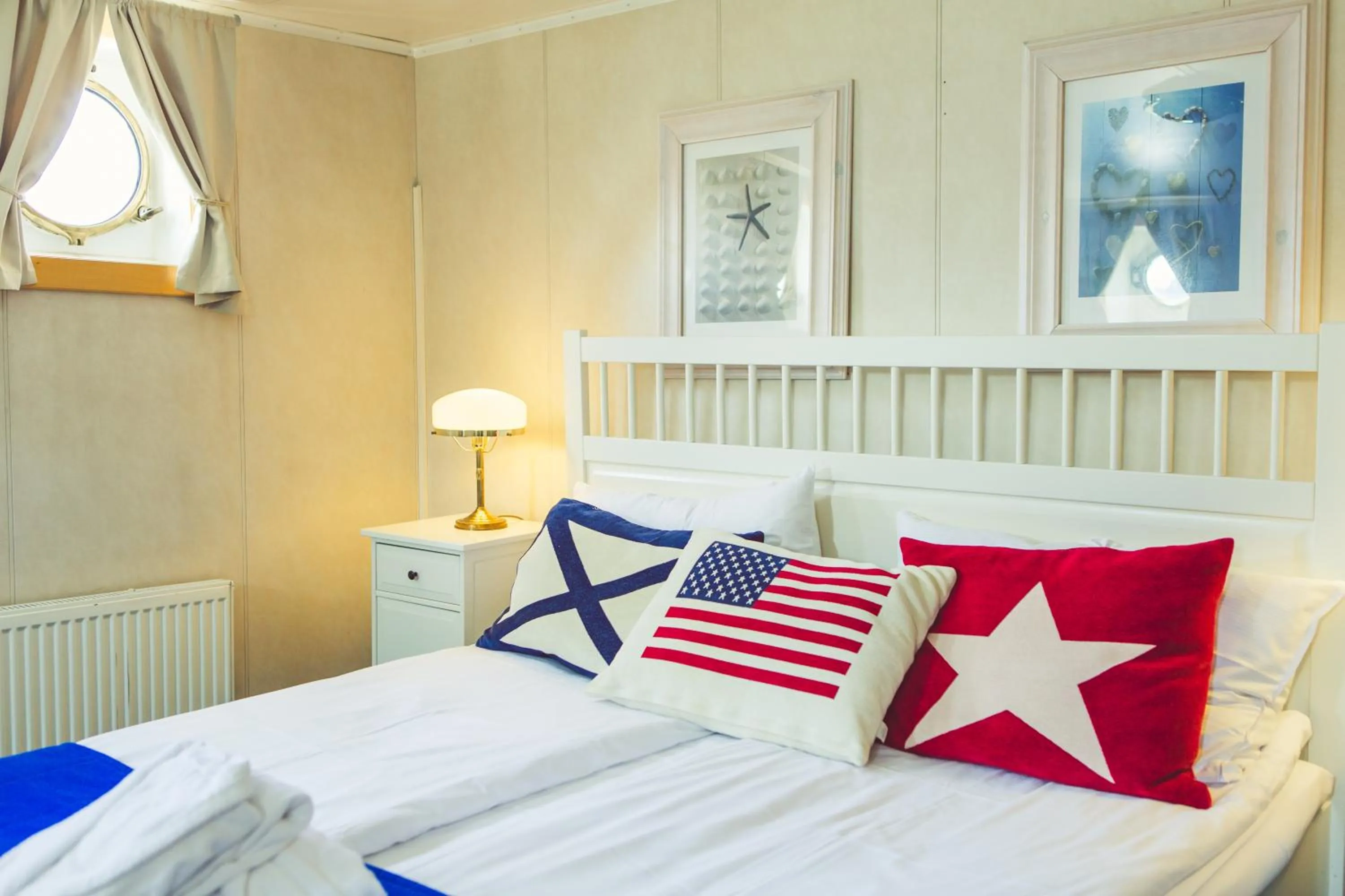 Bed in Hotel Barken Viking