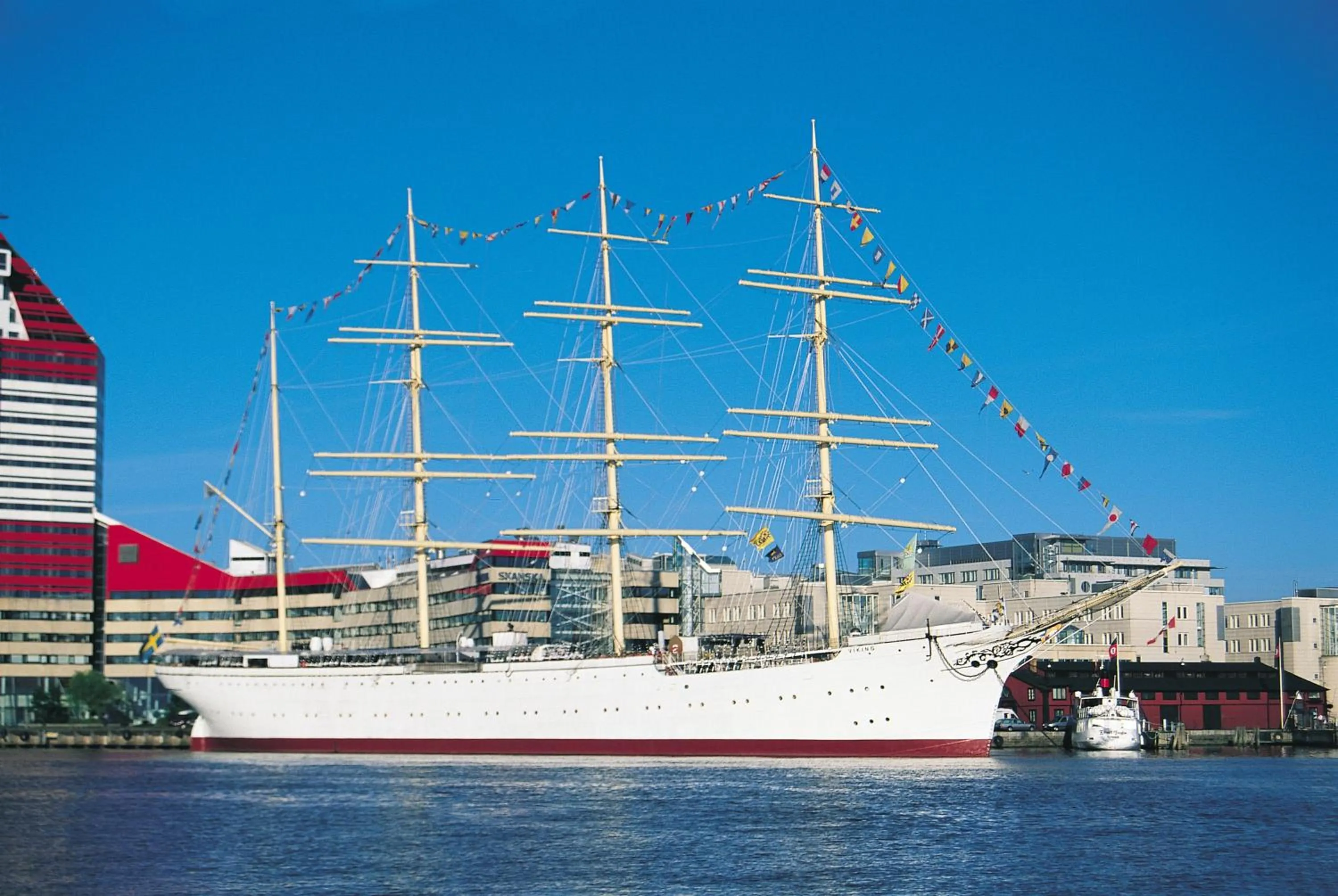 Facade/entrance in Hotel Barken Viking