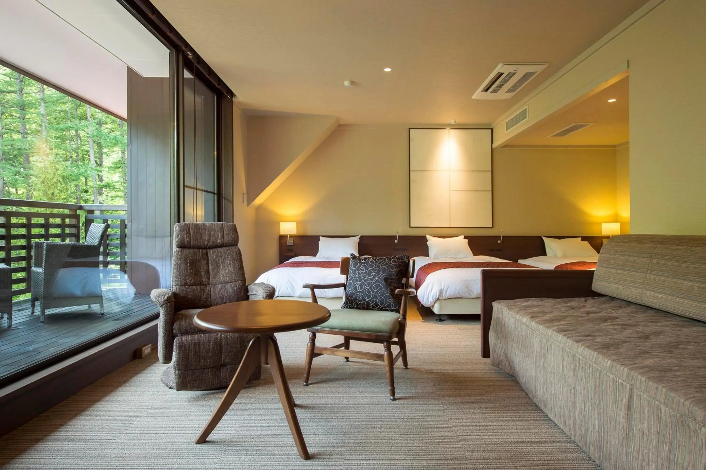 Photo of the whole room, Bed in Takayama Wan Wan Paradise Hotel & Cottage