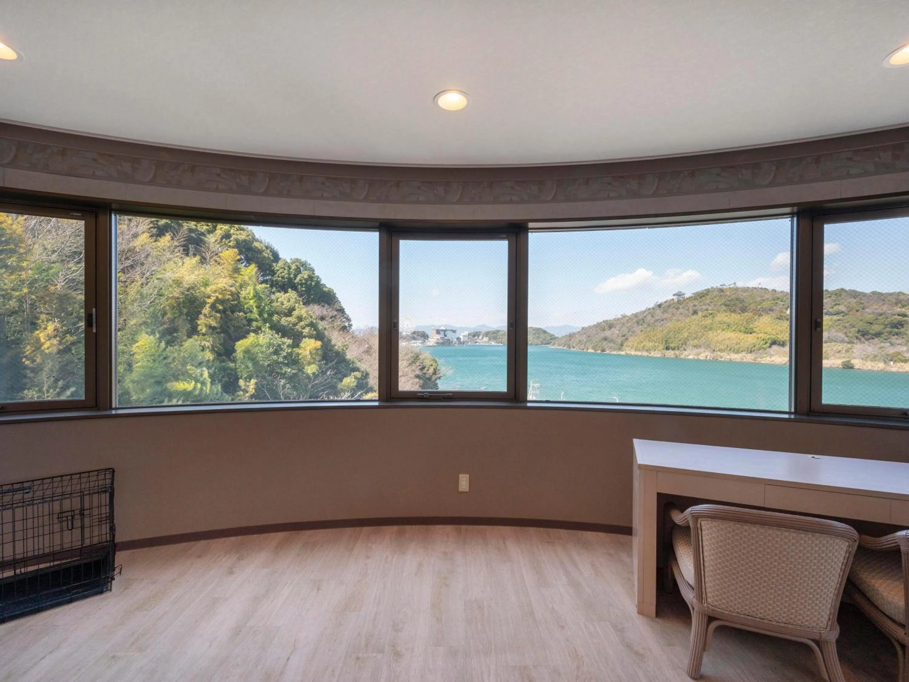 Photo of the whole room in Hamanako Wan Wan Paradise Hotel