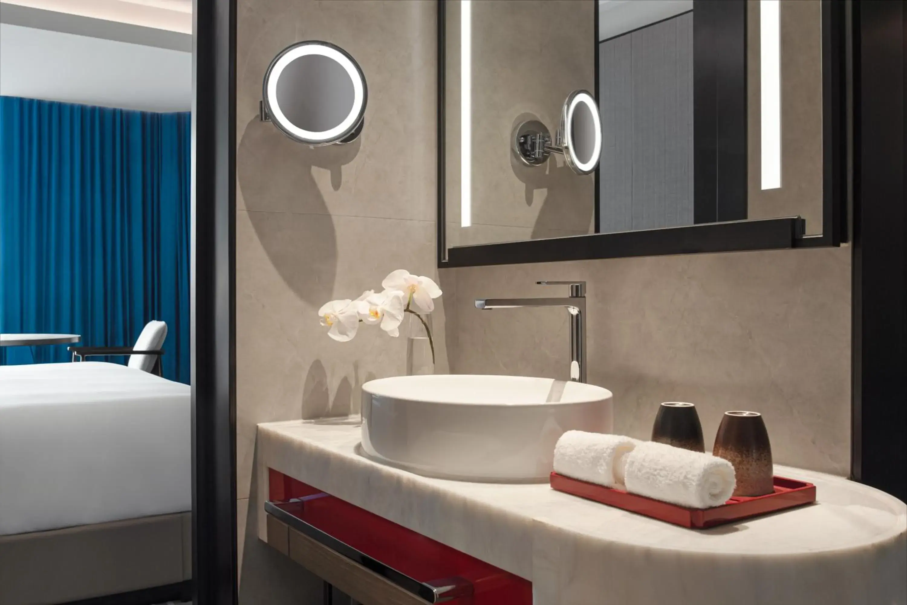 Toilet, Bed in Empark Grand Hotel Beijing Toilet, Bed in Empark Grand Hotel Beijing