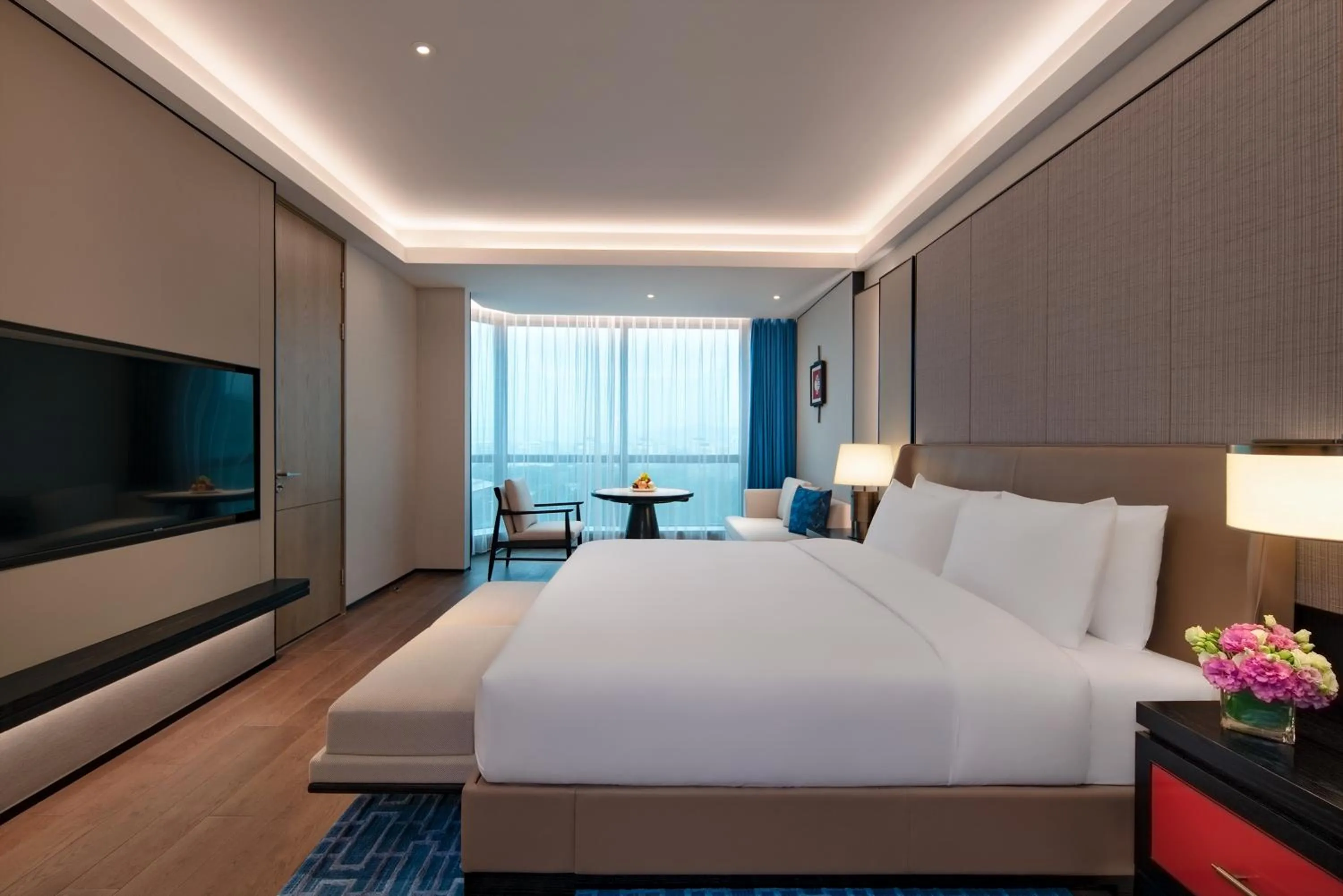 Photo of the whole room, Bed in Empark Grand Hotel Beijing