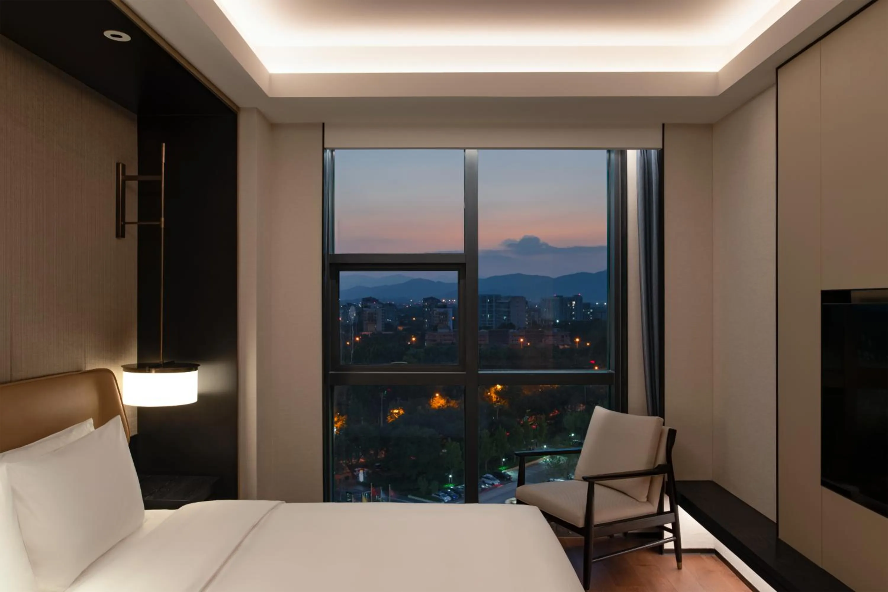 Photo of the whole room, Bed in Empark Grand Hotel Beijing