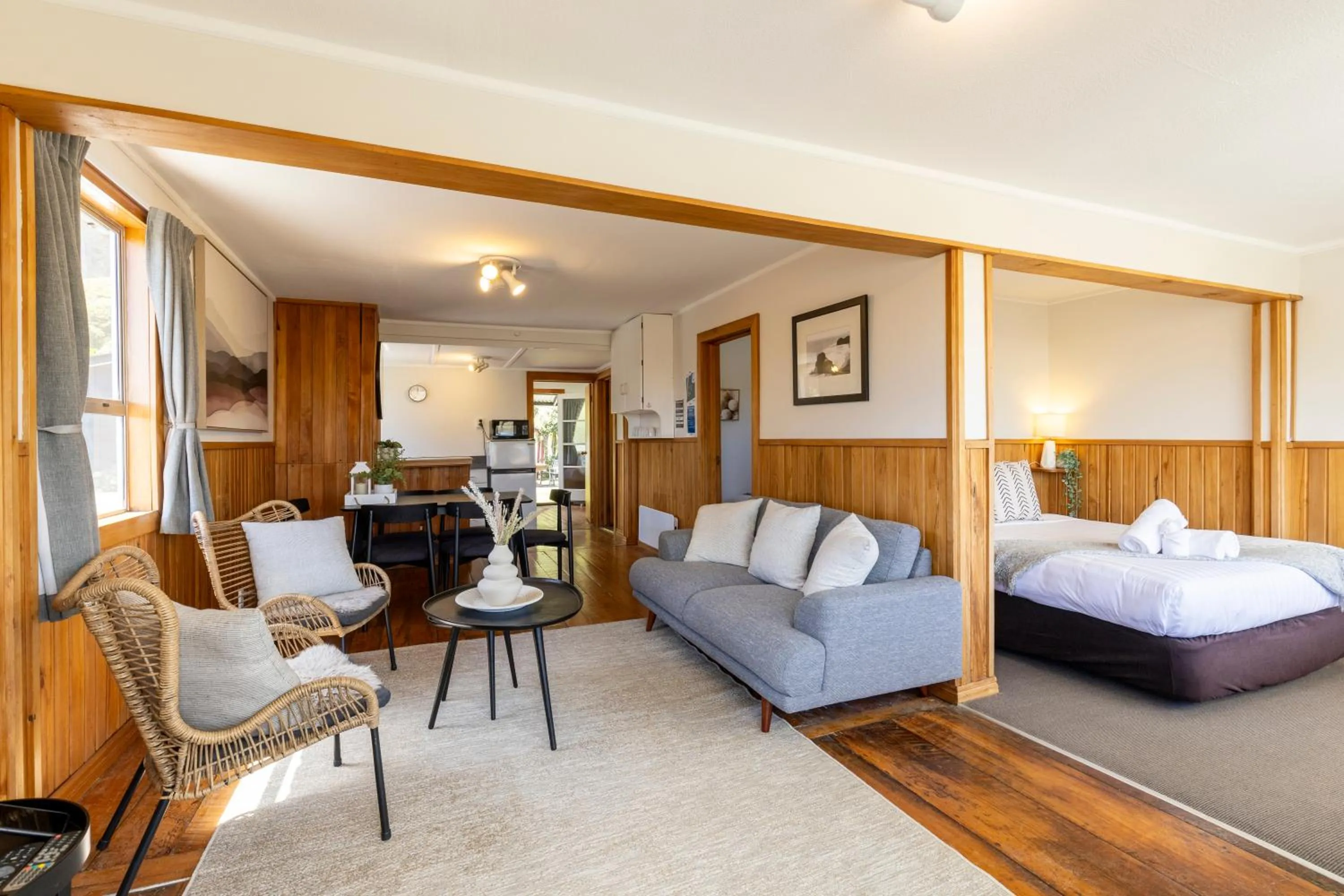 Living room, Bed in Punakaiki Beachfront Motels
