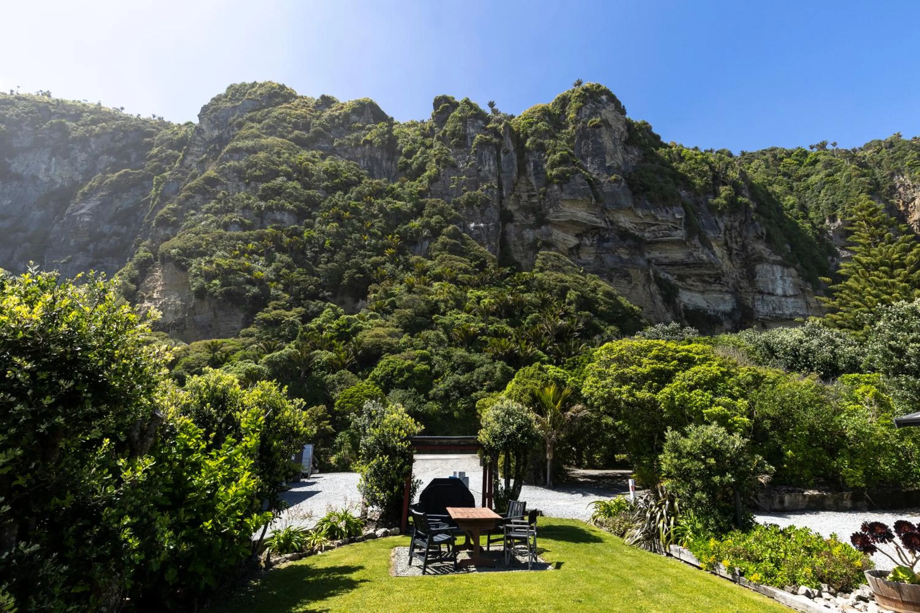 BBQ facilities in Punakaiki Beachfront Motels