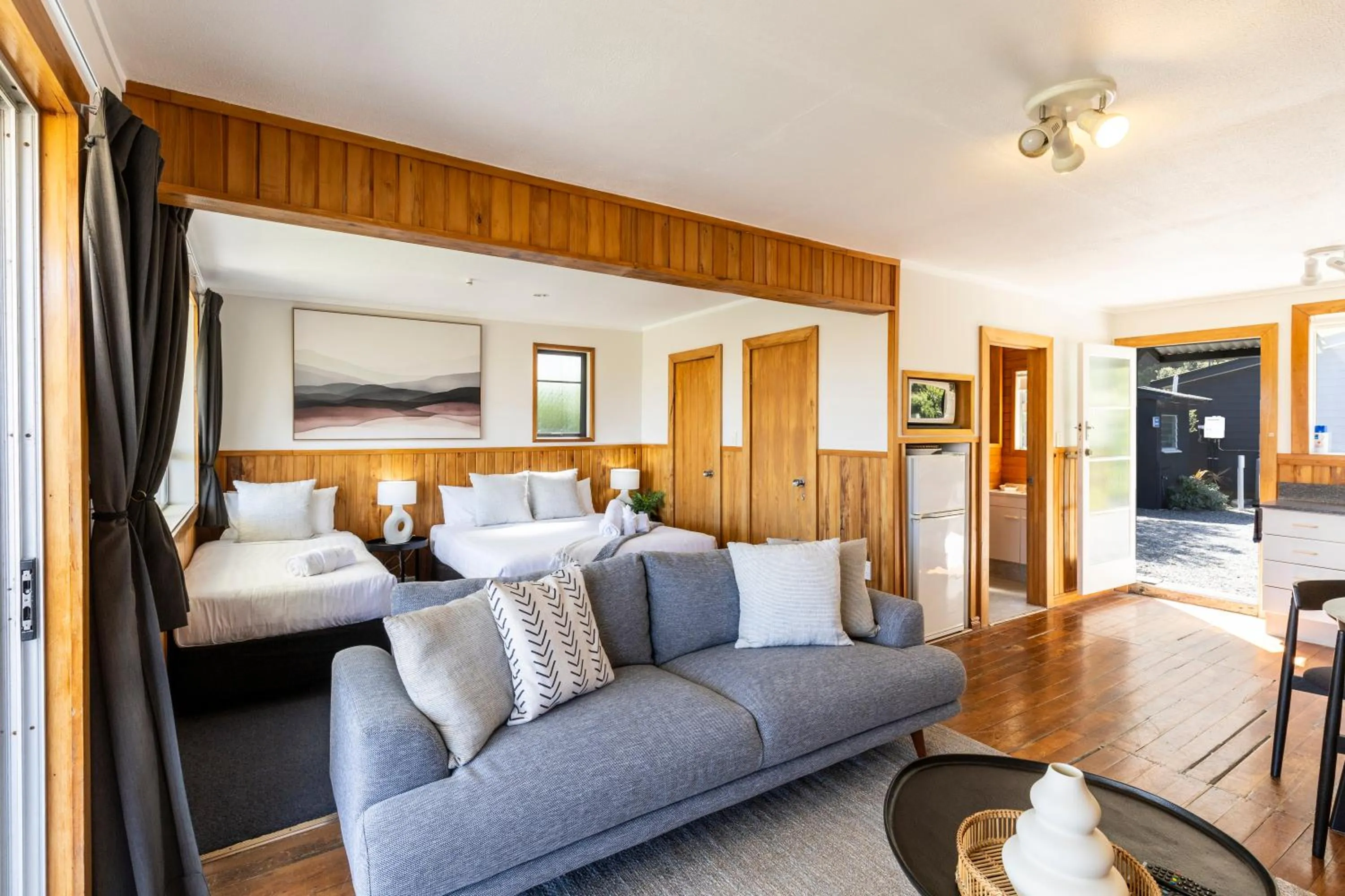 Photo of the whole room, Bed in Punakaiki Beachfront Motels