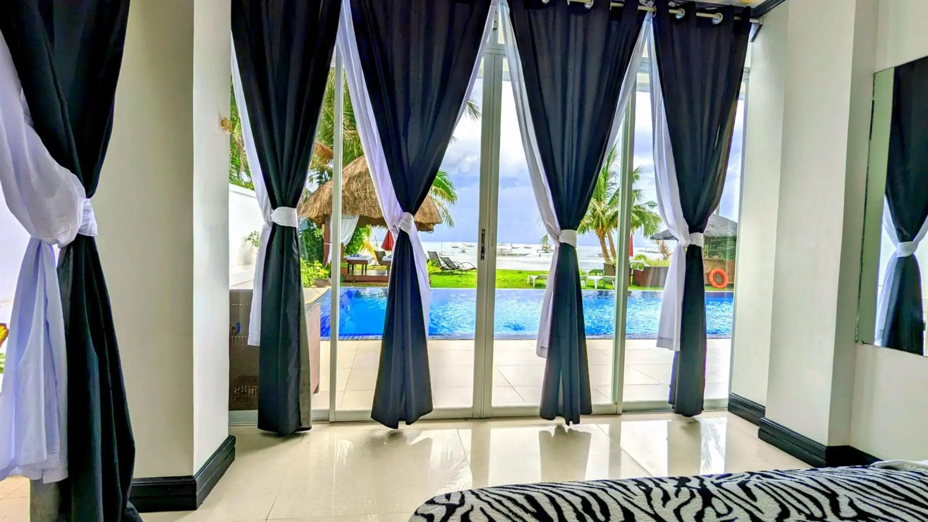 Bed in Bohol South Beach Hotel Bed in Bohol South Beach Hotel