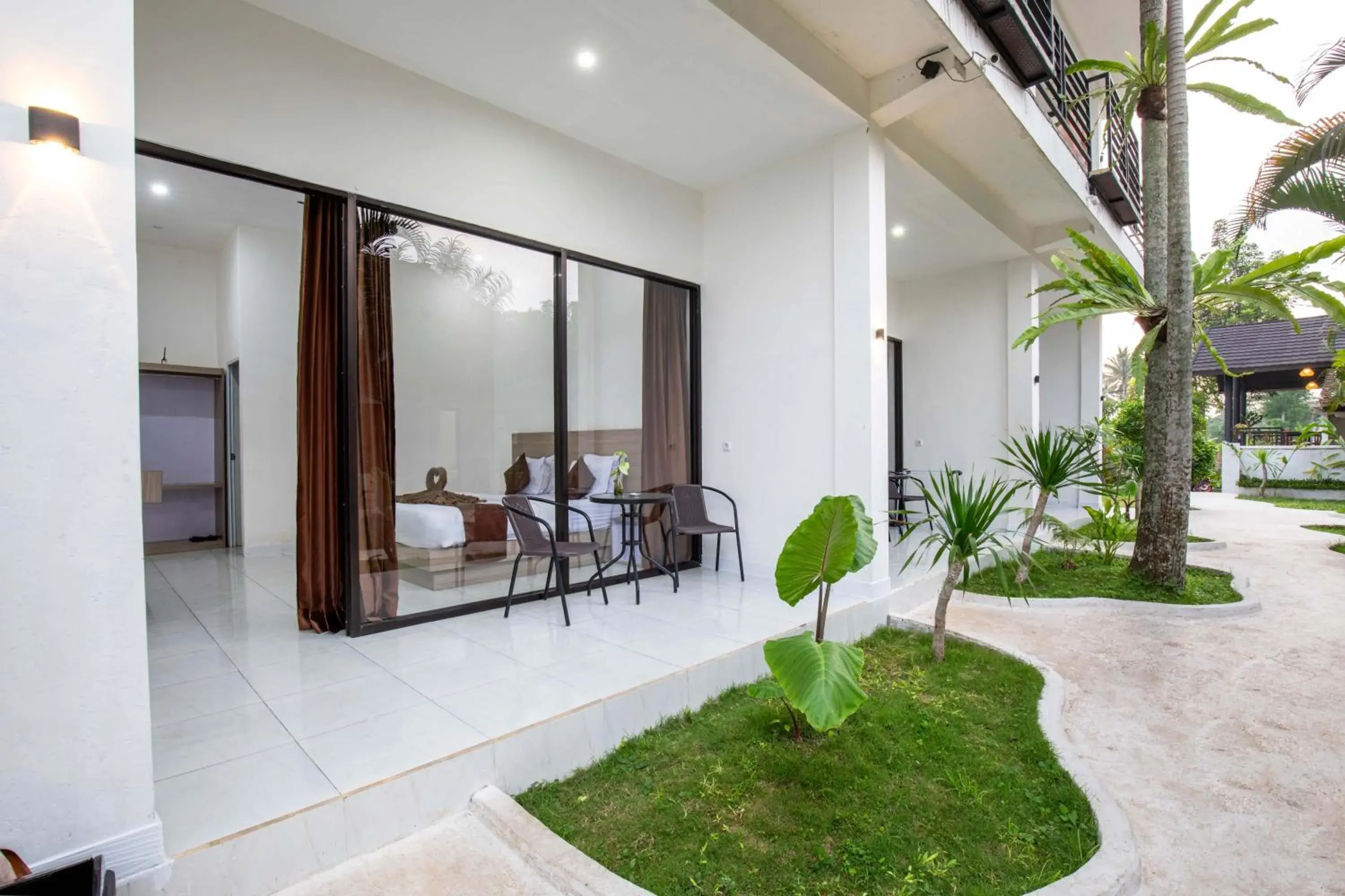 Superior Twin Room with Garden View in Pondok Tetebatu Cottages and Cafe Superior Twin Room with Garden View in Pondok Tetebatu Cottages and Cafe
