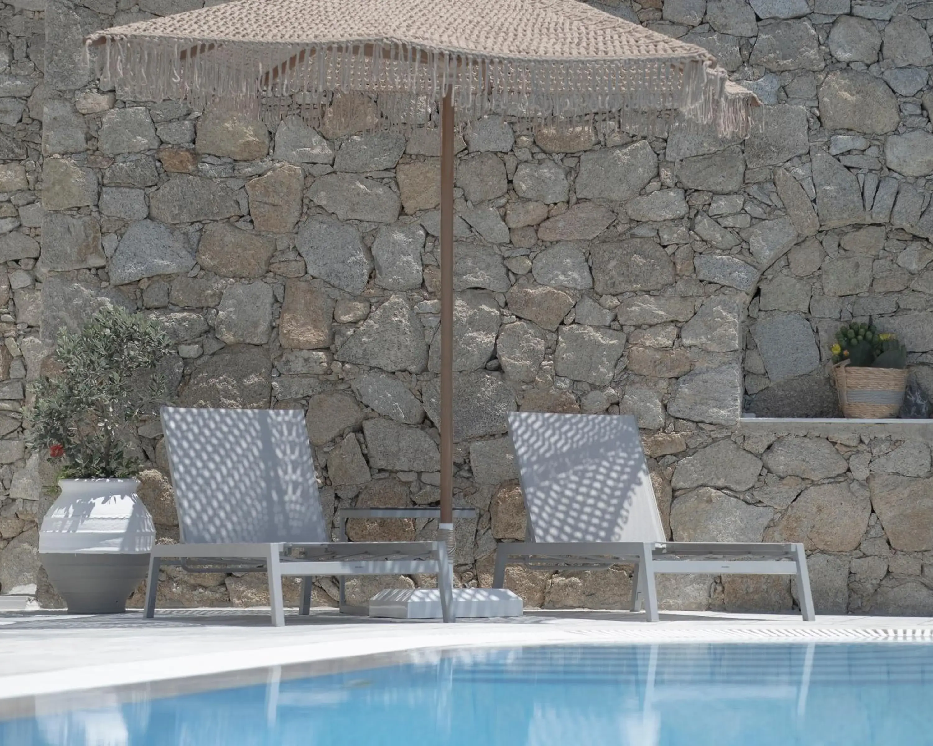 Swimming pool in Mykonos Essence Adults Only Swimming pool in Mykonos Essence Adults Only