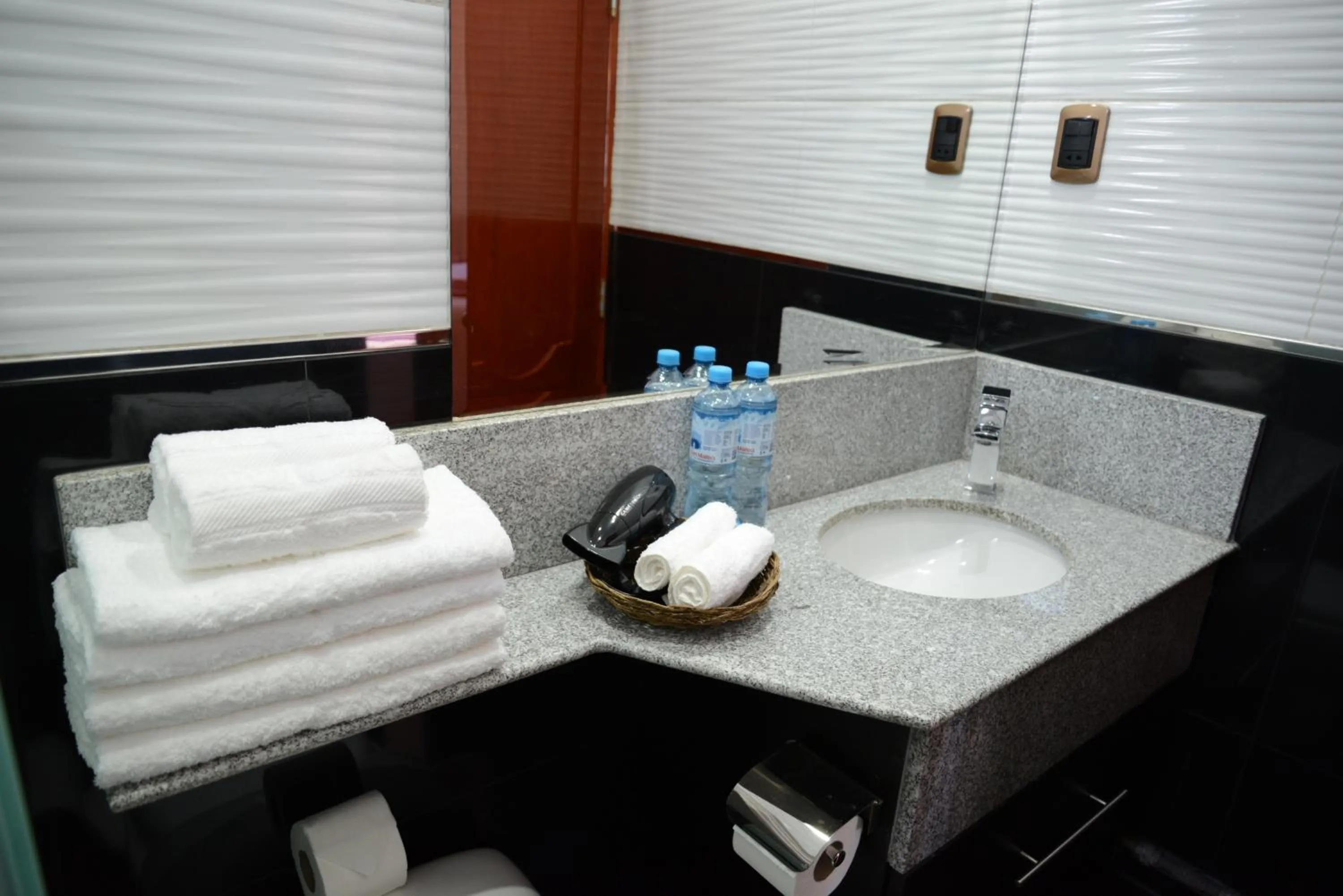 Bathroom in Altipacha Ayacucho Hotel
