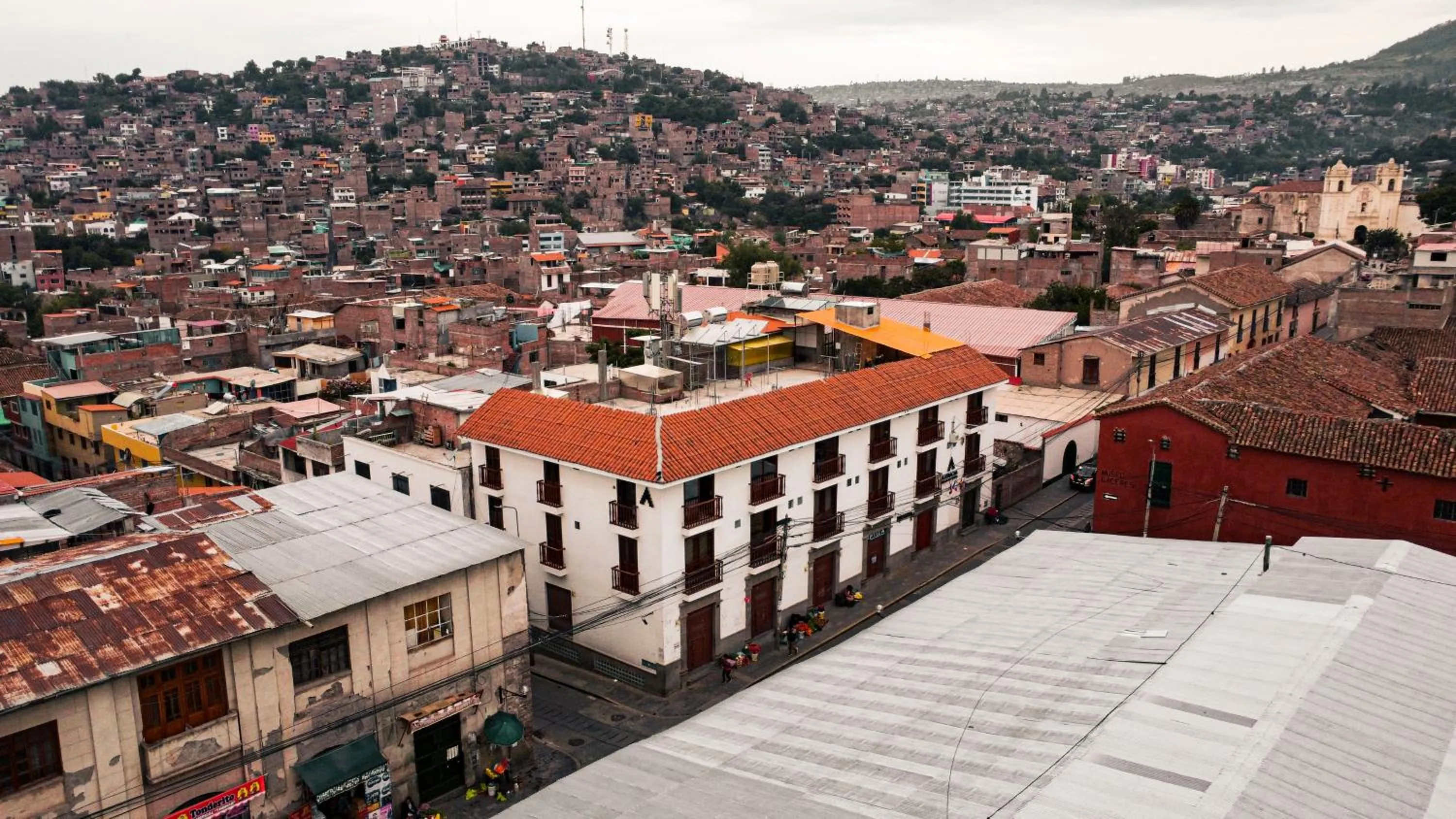 Property building in Altipacha Ayacucho Hotel
