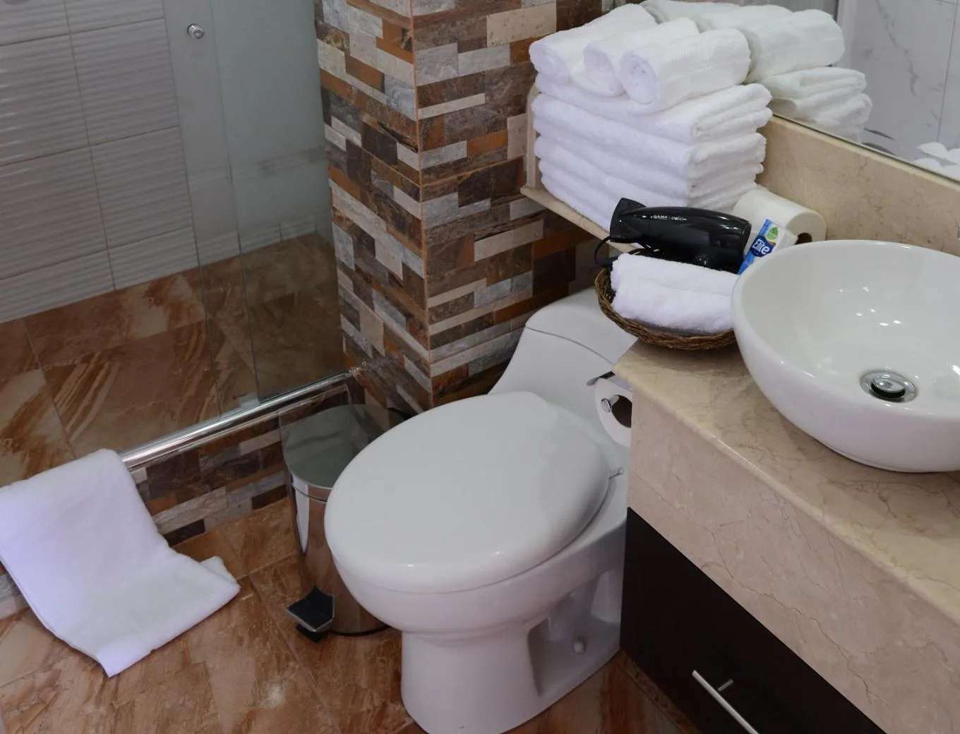 Bathroom in Altipacha Ayacucho Hotel
